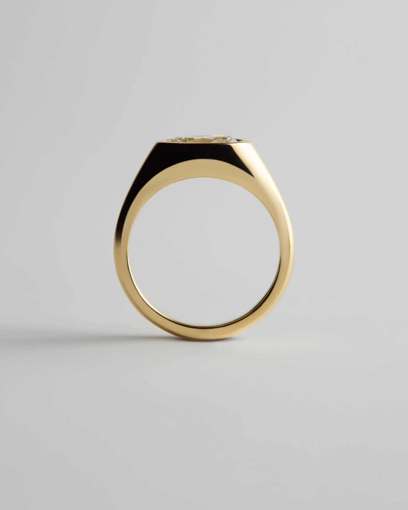 IGNIS OVAL DIA_SIDE.jpg