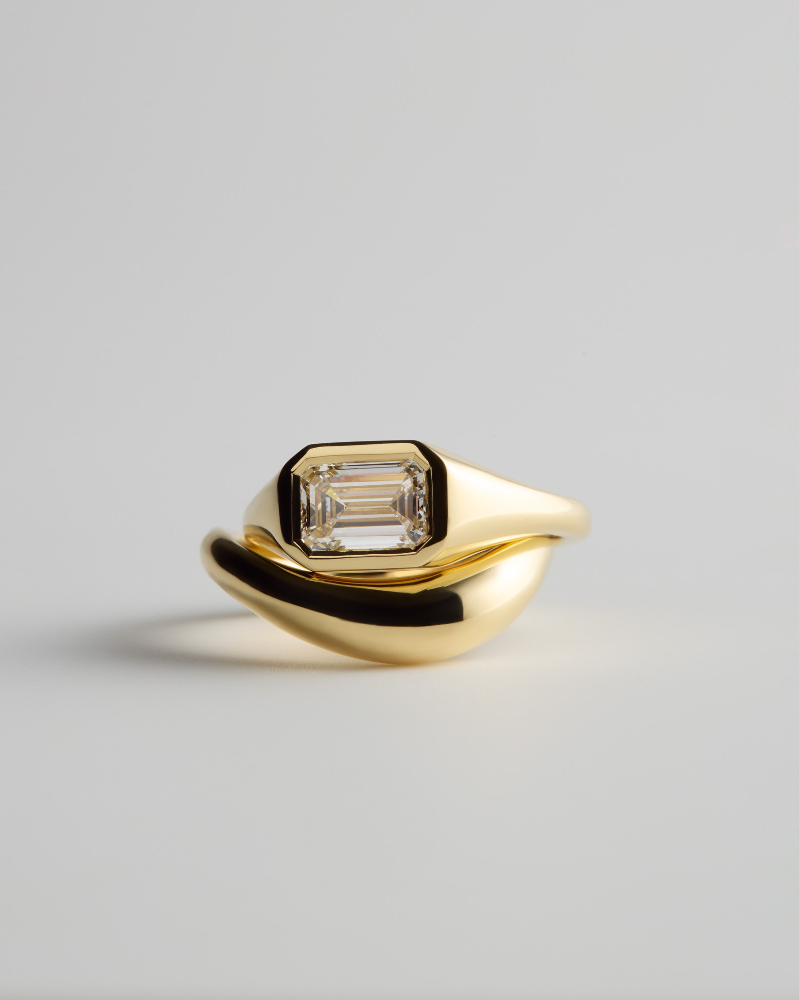 IGNIS EMERALD_DROP RING.jpg