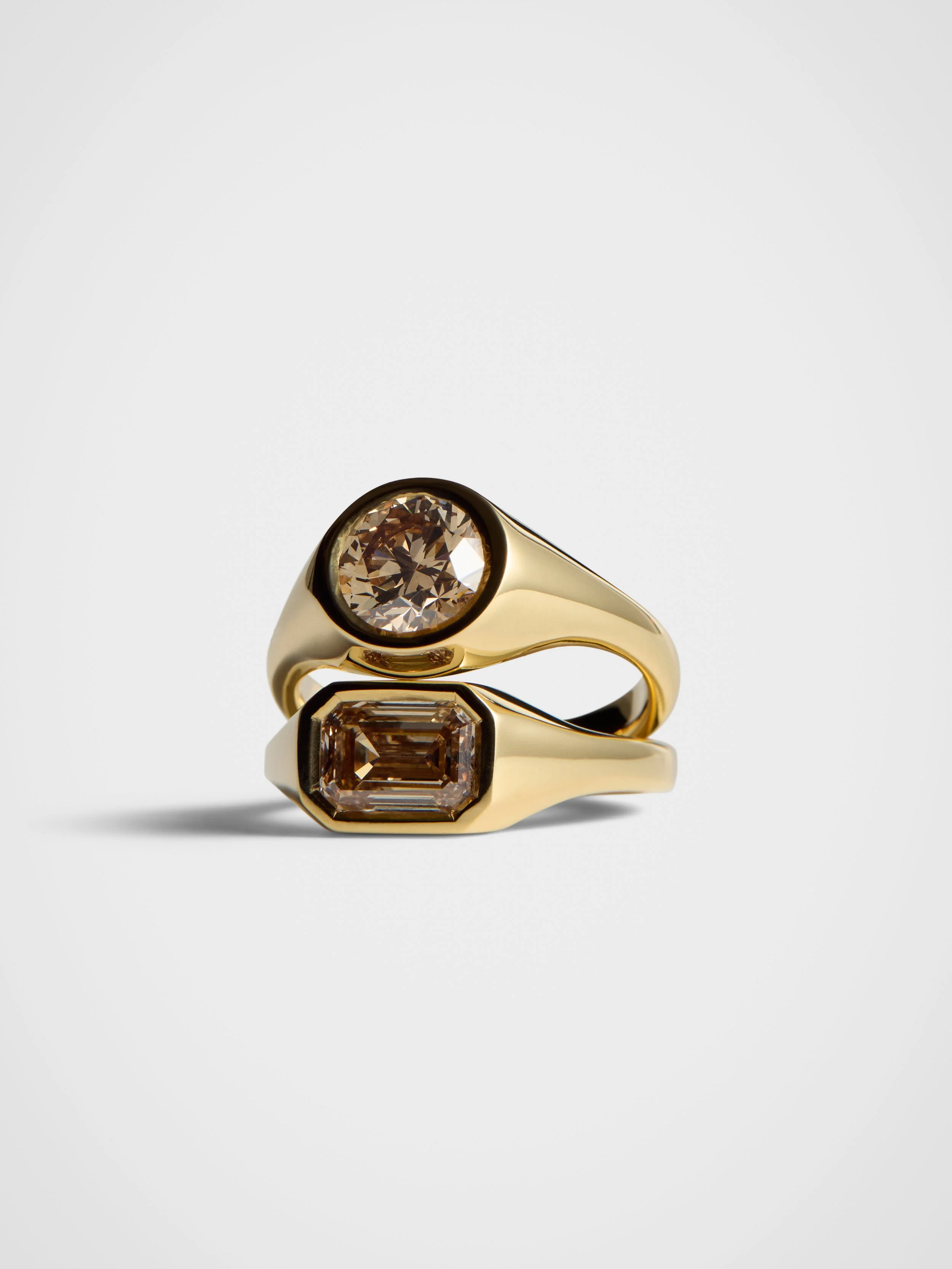260624_Kieroy_IgnisRound_Cognac__IgnisEmerald_Cognac_Stack_0099.jpg