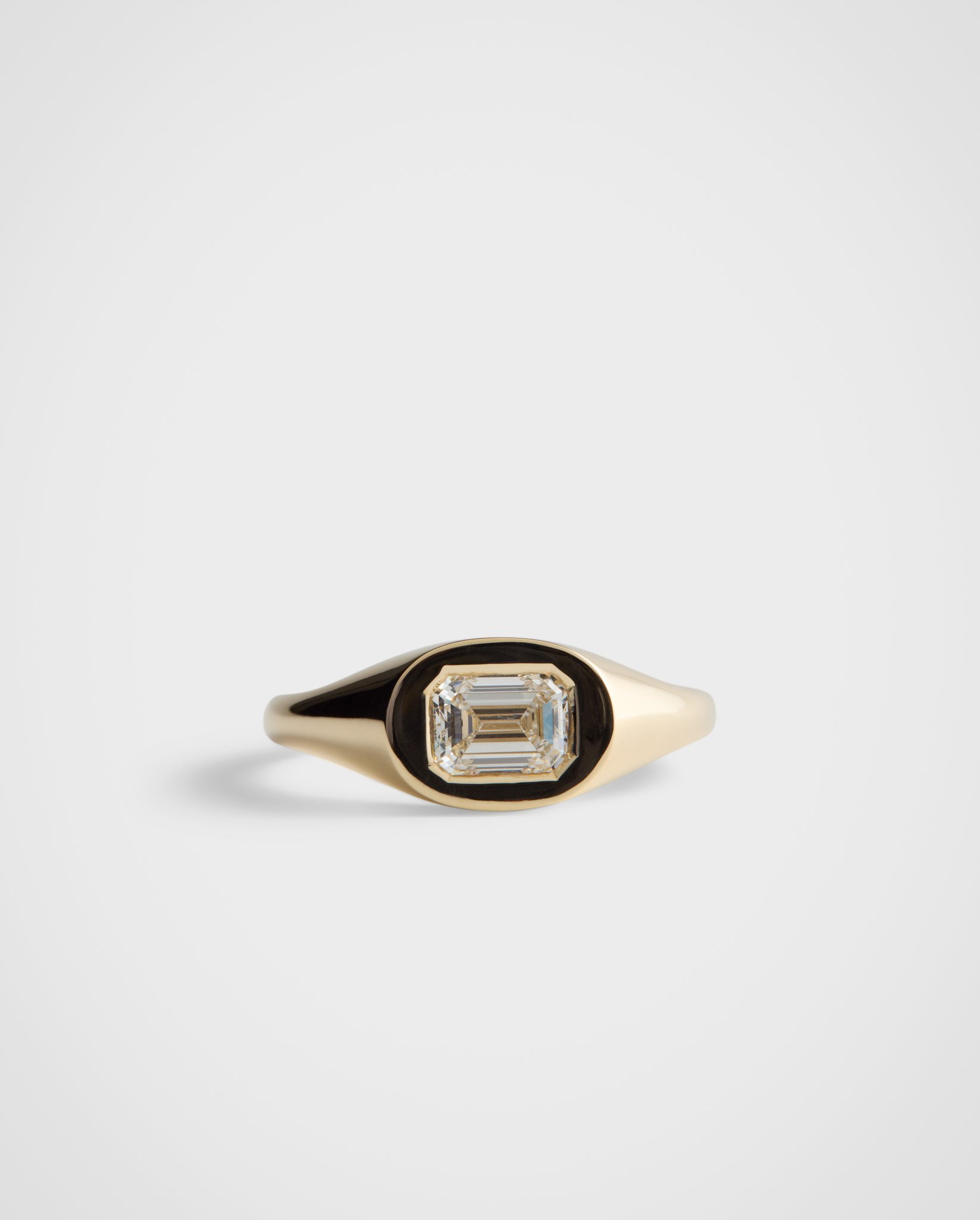 MENS SOLITAIRE SIGNET - EMERALD CUT