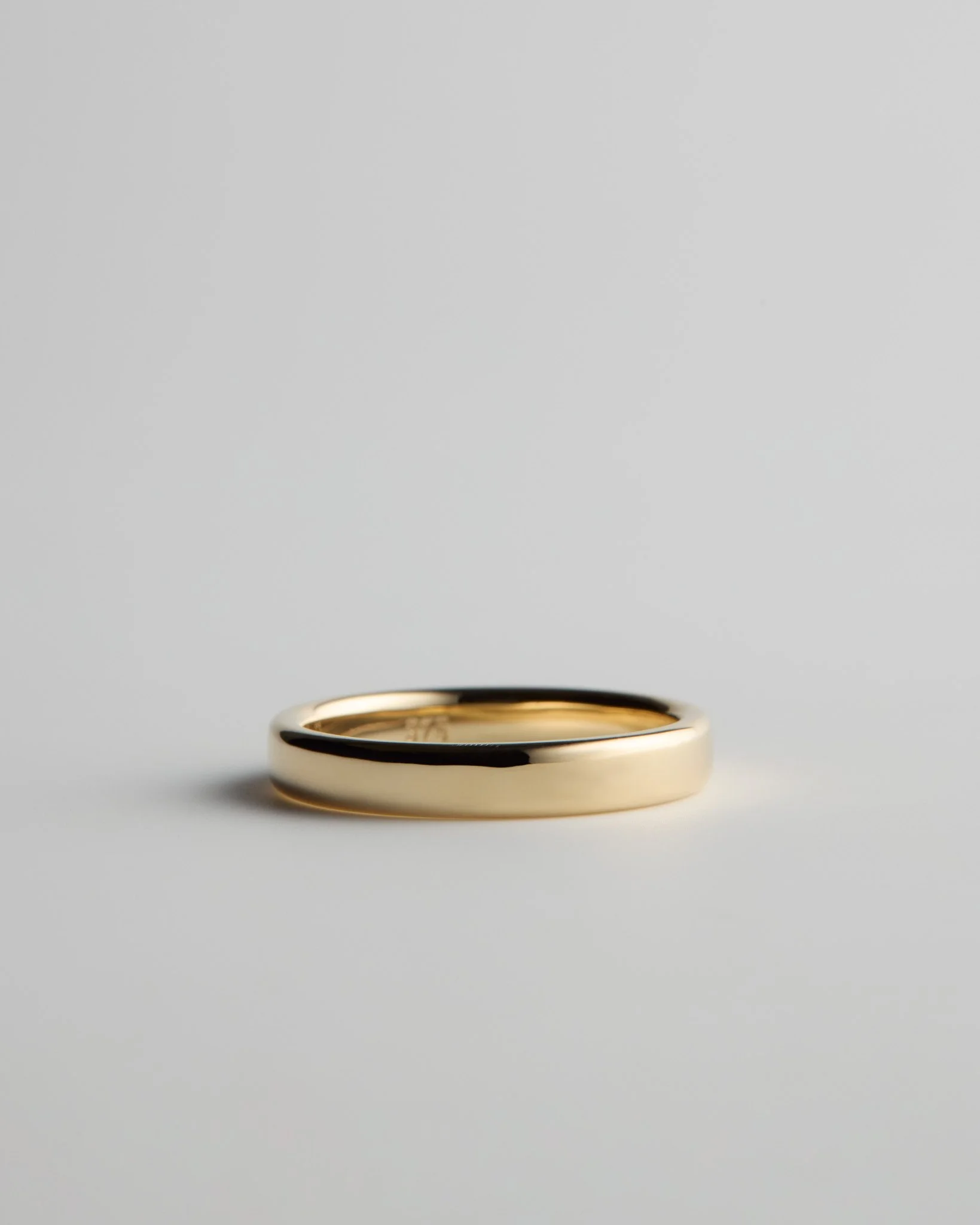 MEN’S BEVELED EDGE BAND