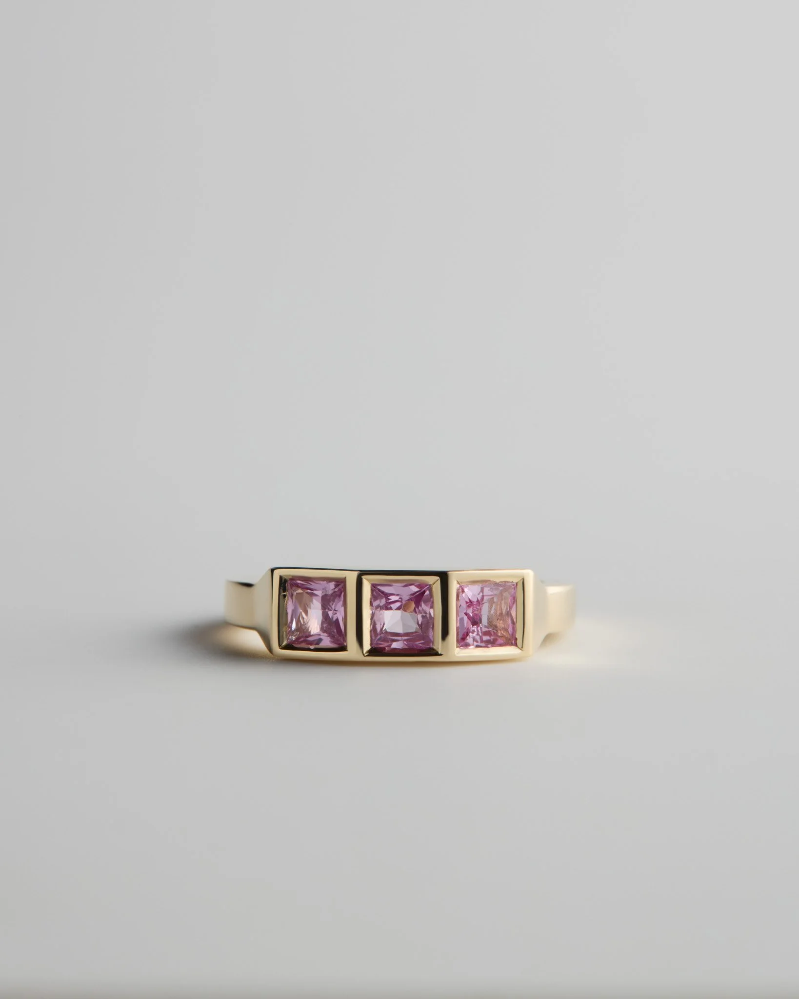 LAURA RING - PINK SAPPHIRE