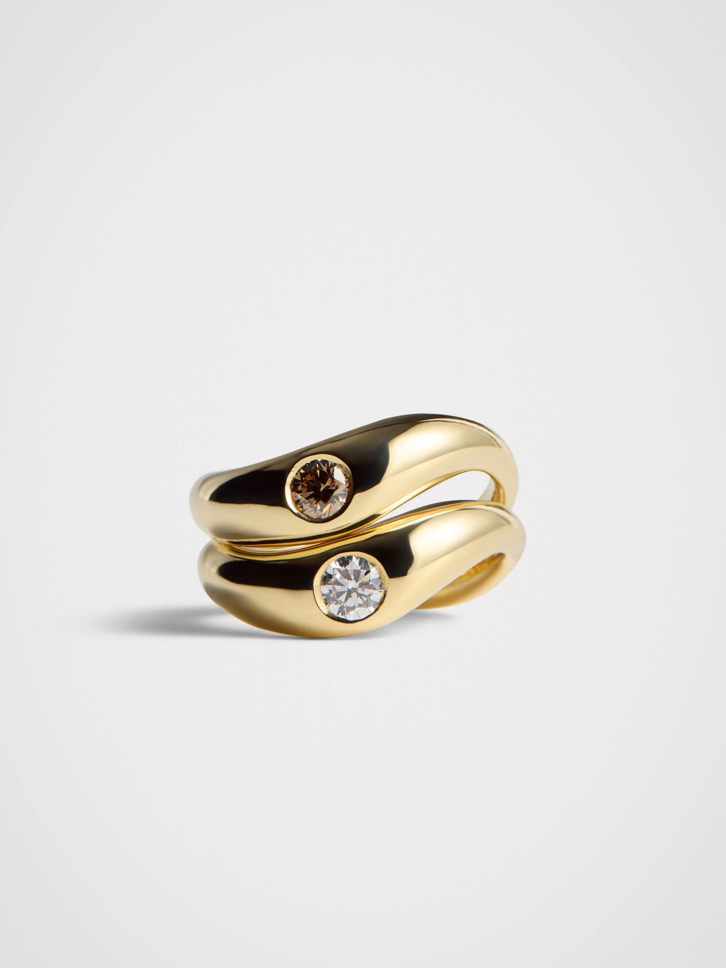260624_Kieroy_ThickDropRing_WhiteDiamond_ThickCognacDrop_Stack_0255.jpg