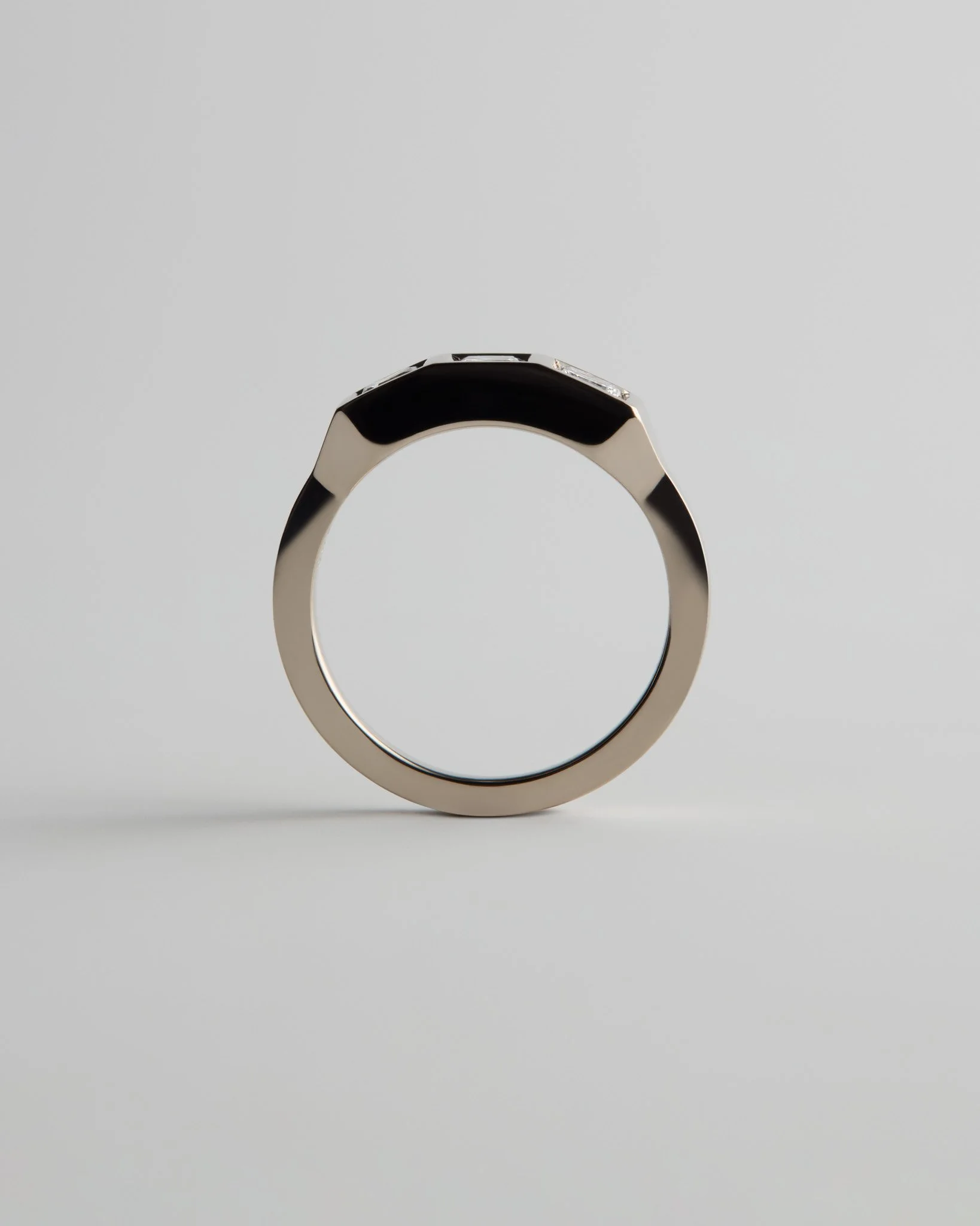 LAURA SQUARE WG_SIDE.jpg