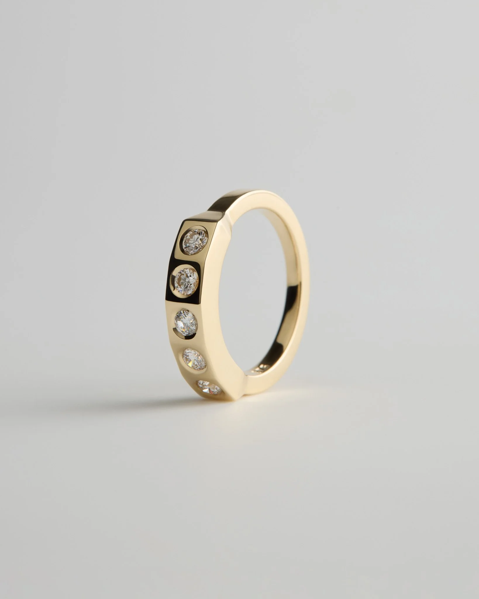 GEORGIA ROUND_OFF CENTRE.jpg