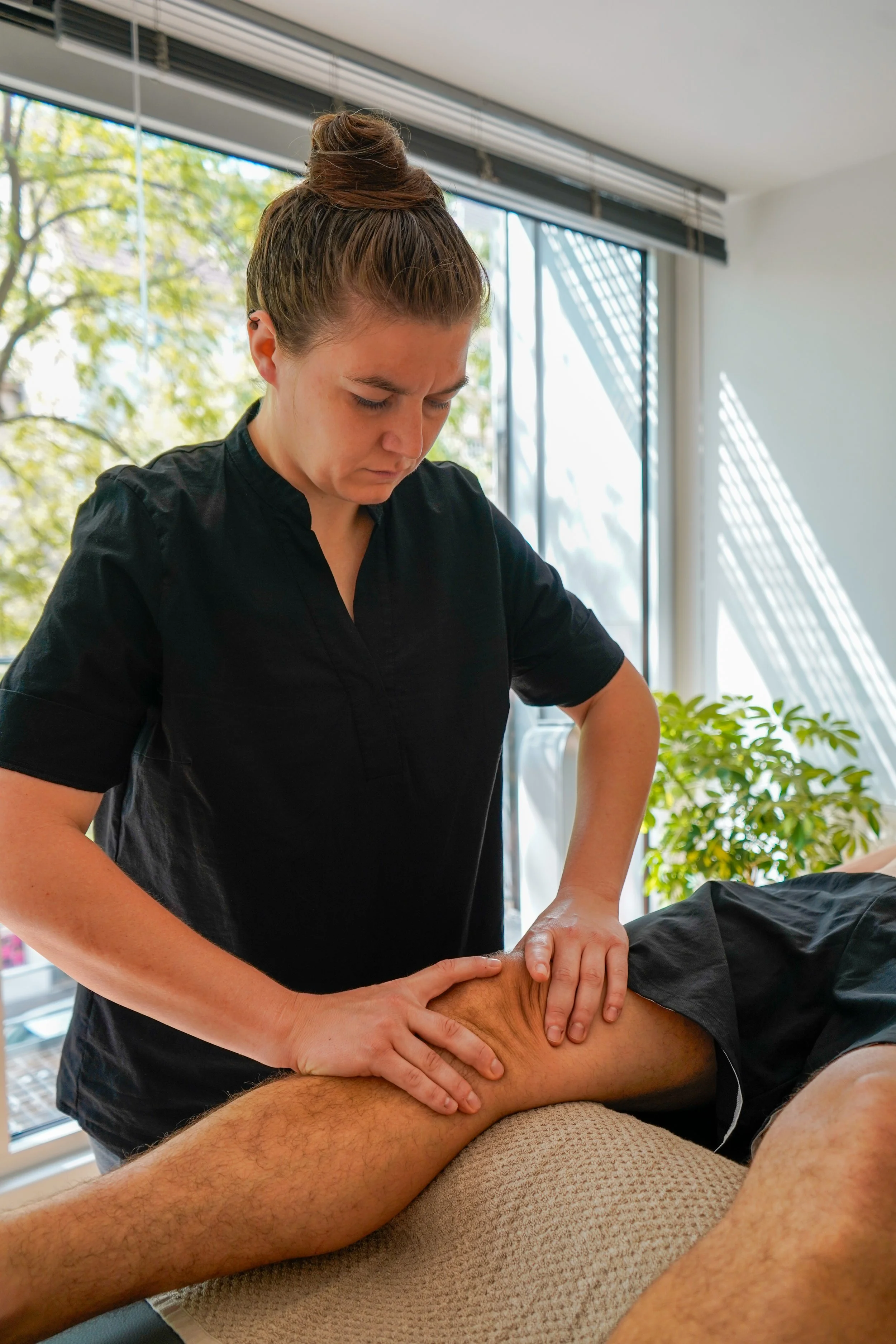 Mitarbeiterinnen Porträts-32.jpeg