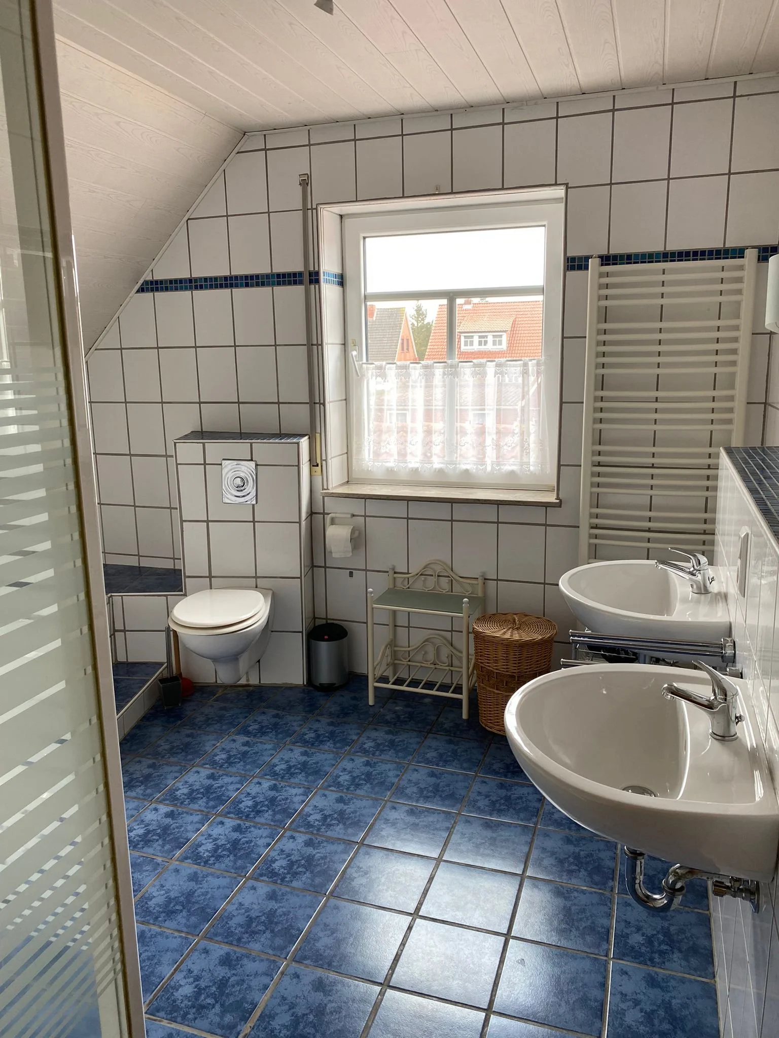 Bad OG Waschbecken.jpg