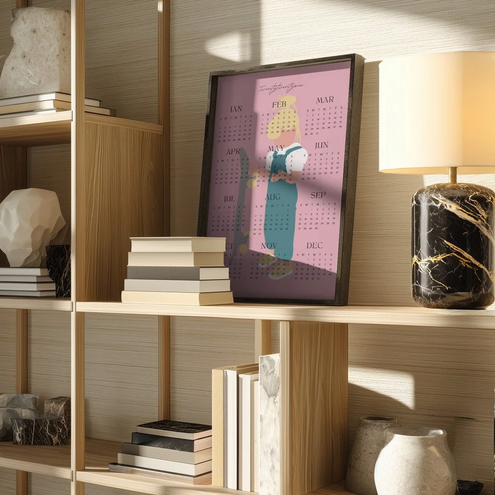 Minimalistischer Wandkalender 2026 von Tine Taler – das ganze Jahr auf einen Blick, mit Mädchen und Skateboard in Pastellfarben.