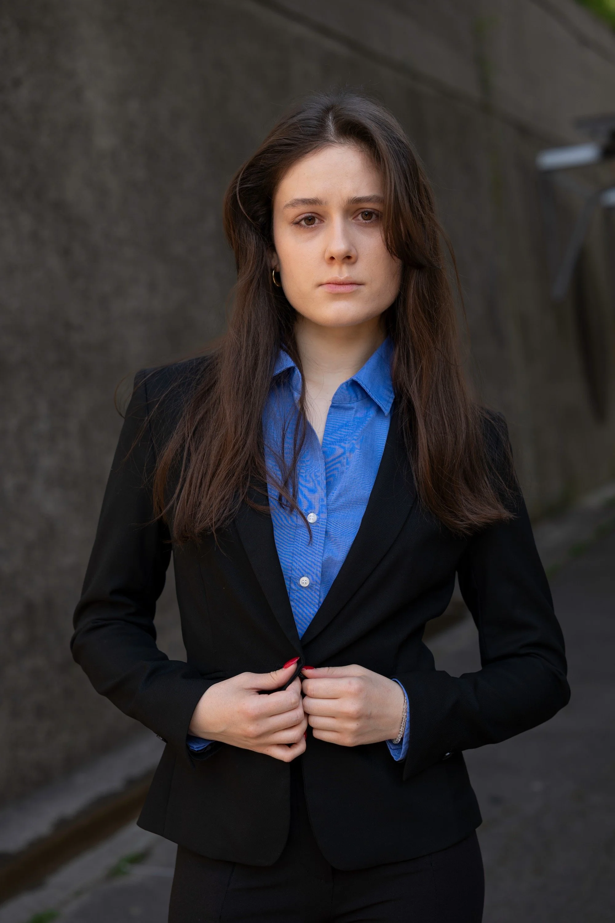 Jovana-Dervenic_Schauspielerin_Business-Headshot_Blazer_Foto-Dario-Caduff.jpg