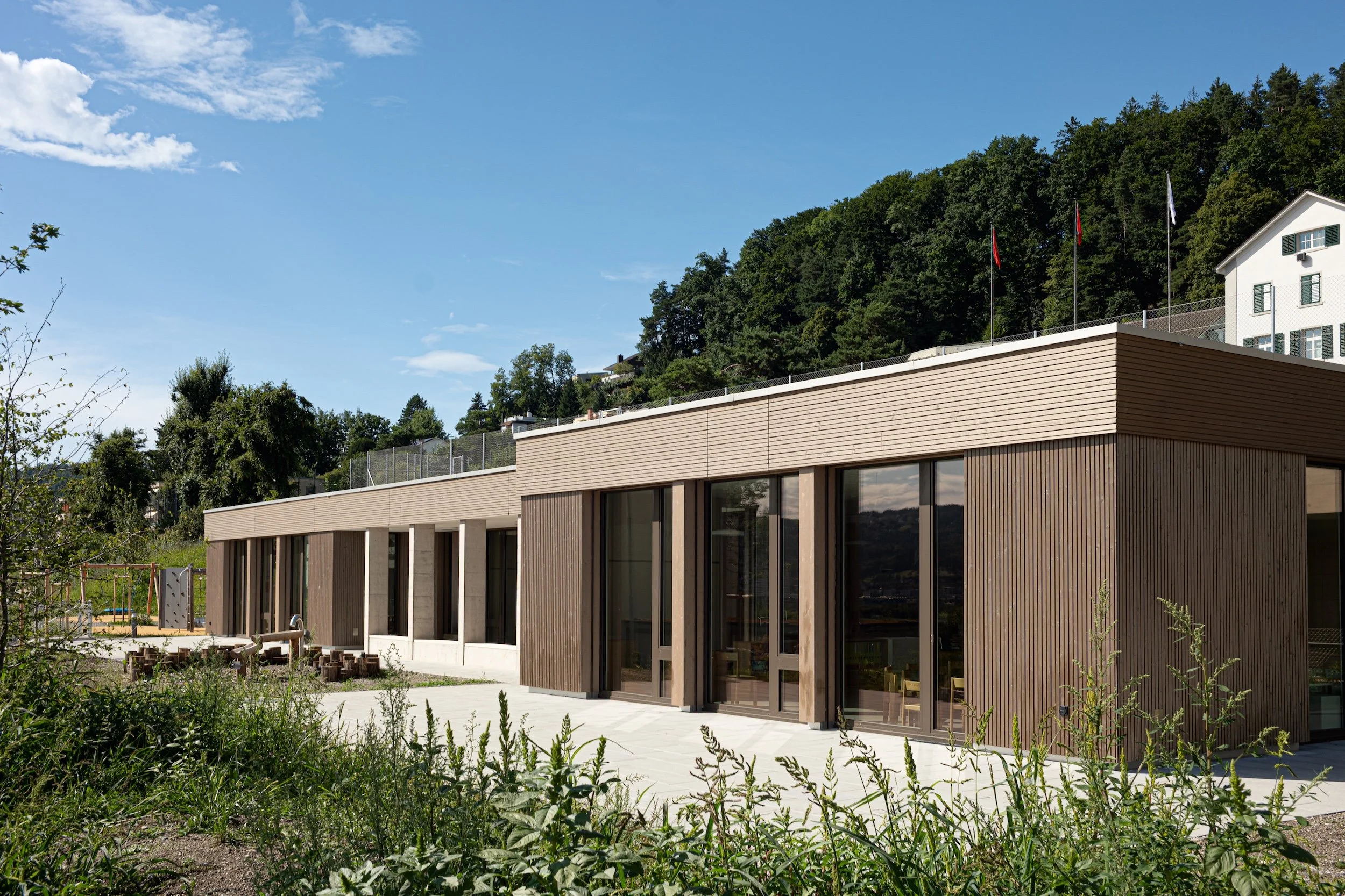  Neubau Doppelkindergarten Letten, Oetwil a.d.L.  
Architektur:  Bucher Partner dipl. Architekten AG 
