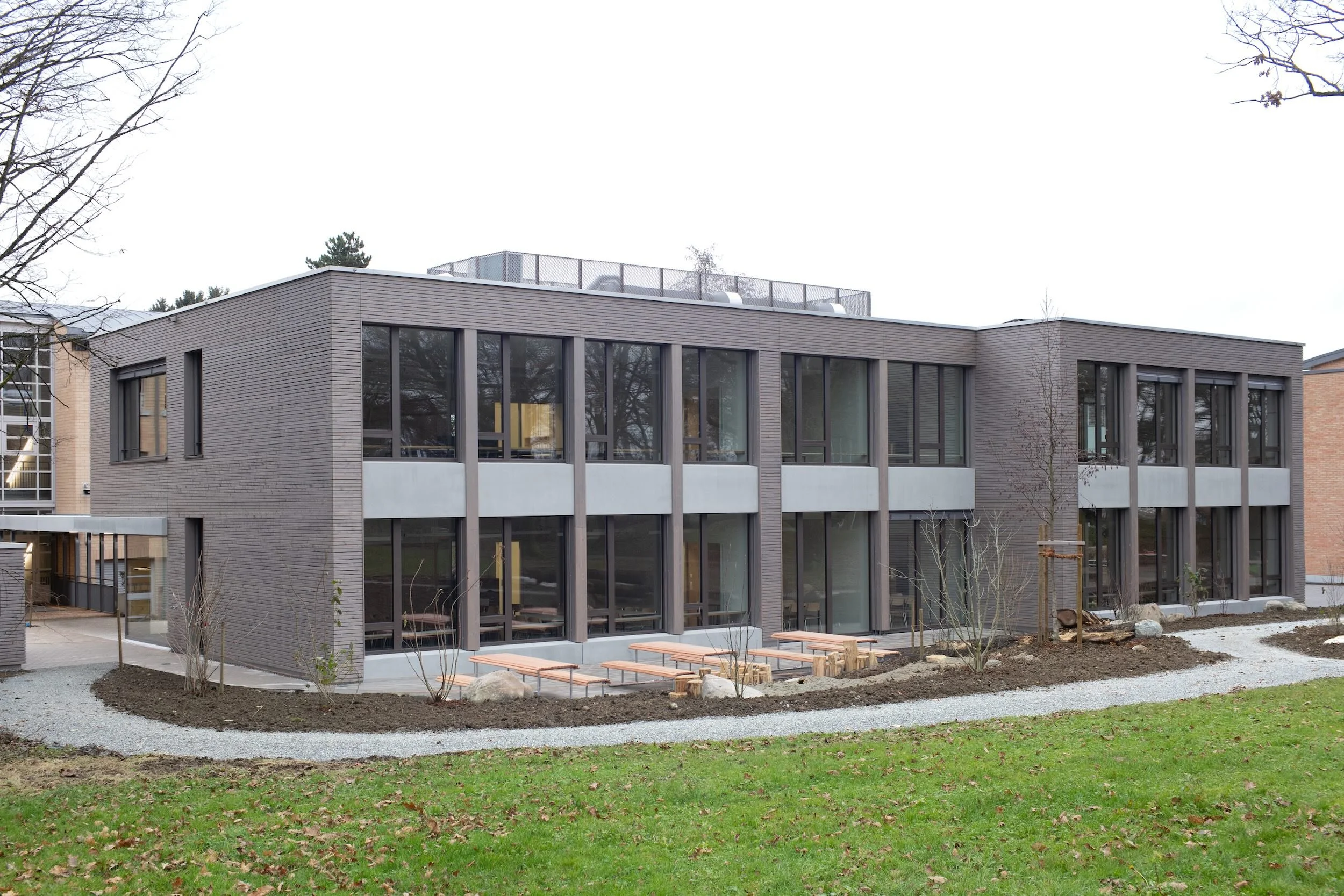  
    
     Erweiterung Neubau Tagesstrukturen Schulanlage Mösli, Wallisellen  
    
     
        Architektur —  Bucher Partner dipl. Architekten AG 
     

 