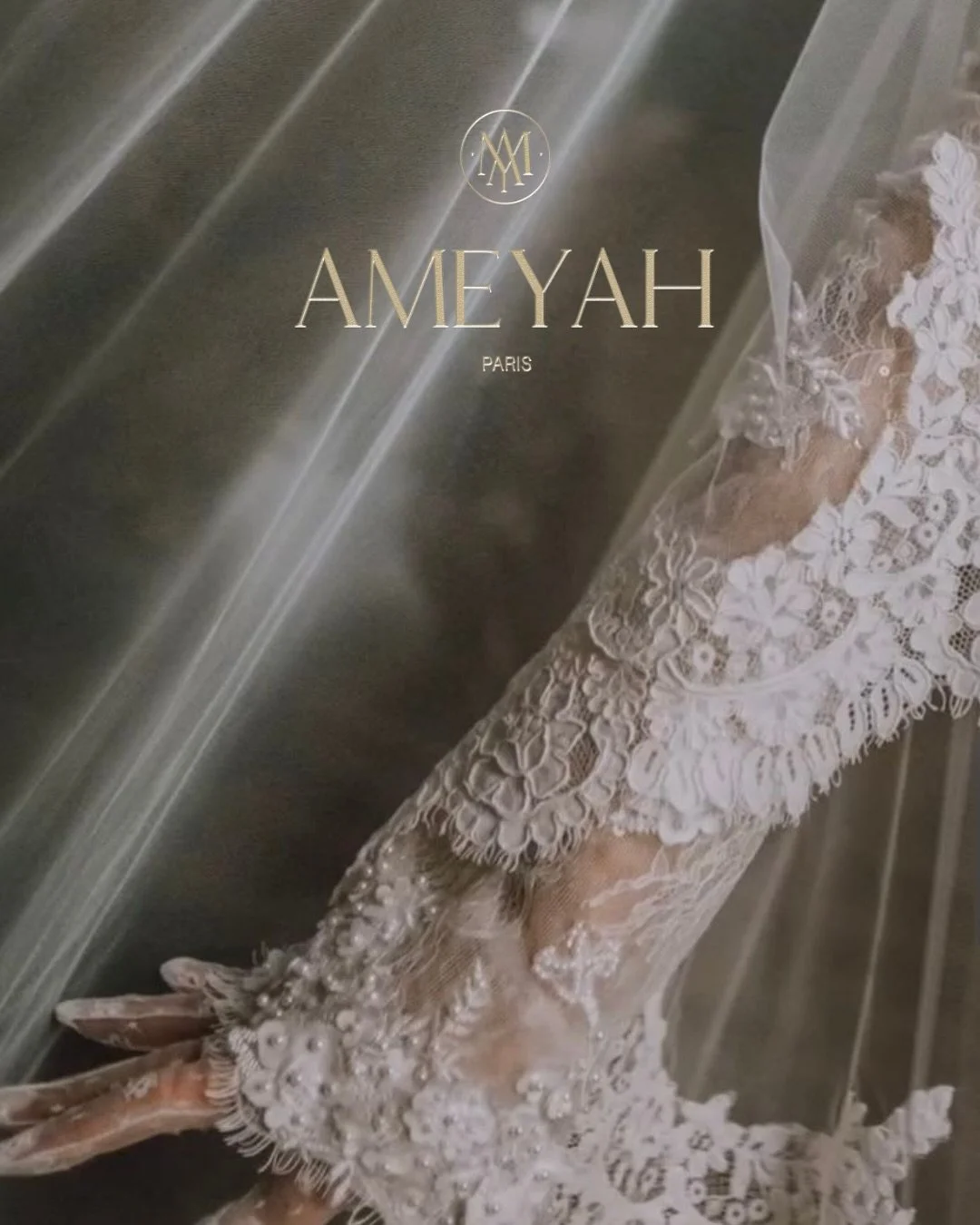 R&eacute;alisation du branding pour la maison @ameyahparis ✨

Sp&eacute;cialis&eacute;e dans les robes de mari&eacute;e et de soir&eacute;e sur-mesure, la marque s&rsquo;appr&ecirc;te &agrave; &eacute;crire une page de son histoire avec l&rsquo;ouver