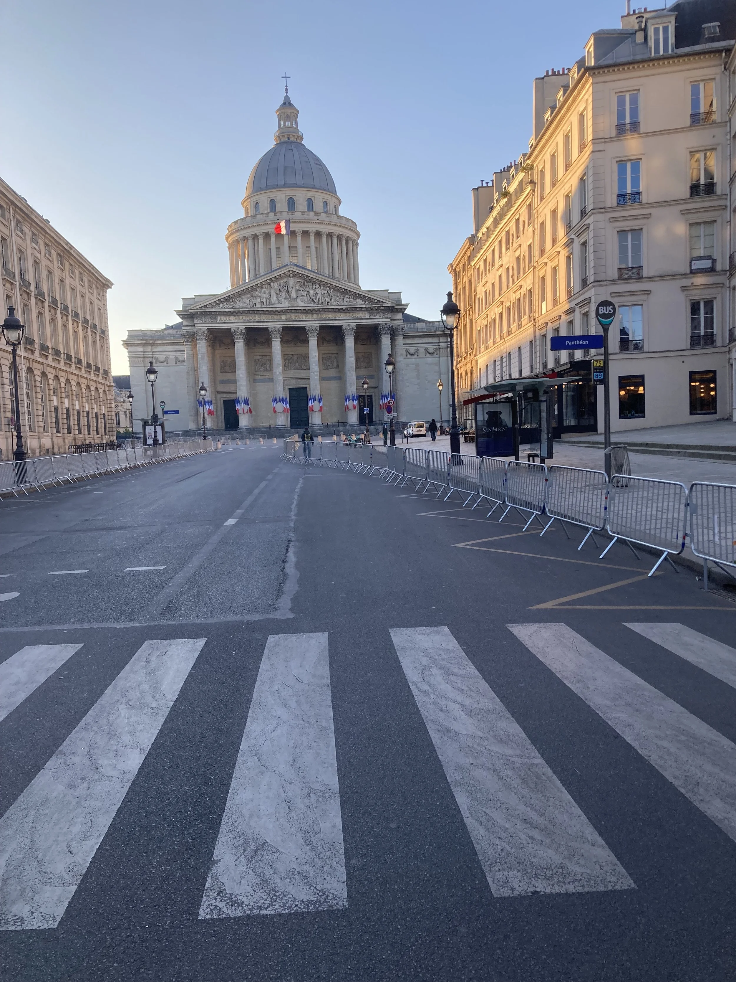 L’aube sur le Panthéon depuis la rue Soufflot
