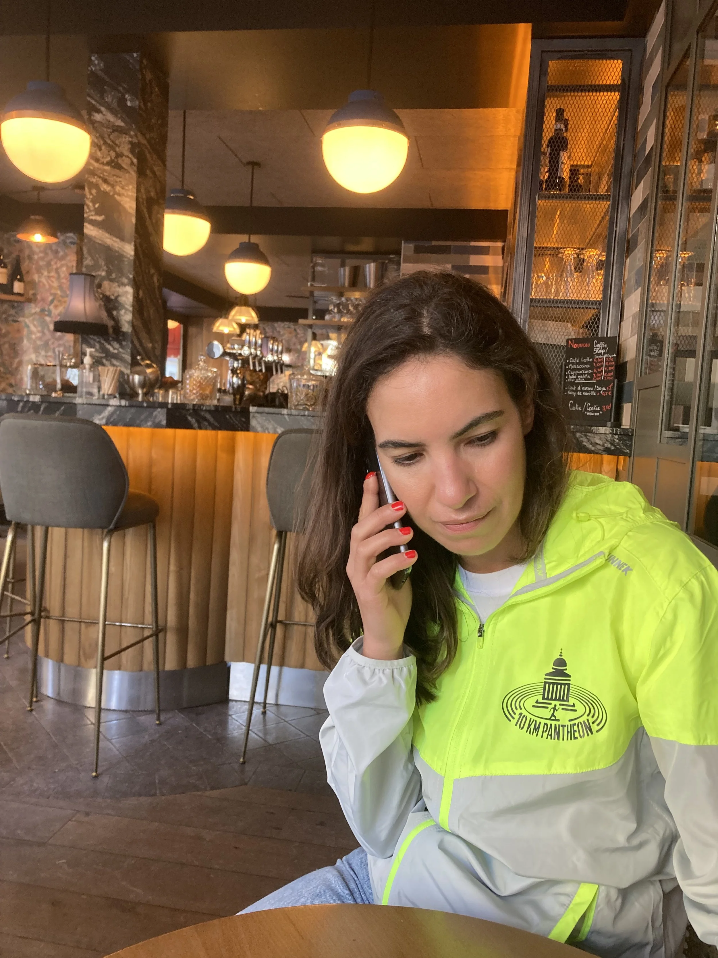 Nelson ? Êtes-vous bien dans le taxi ?