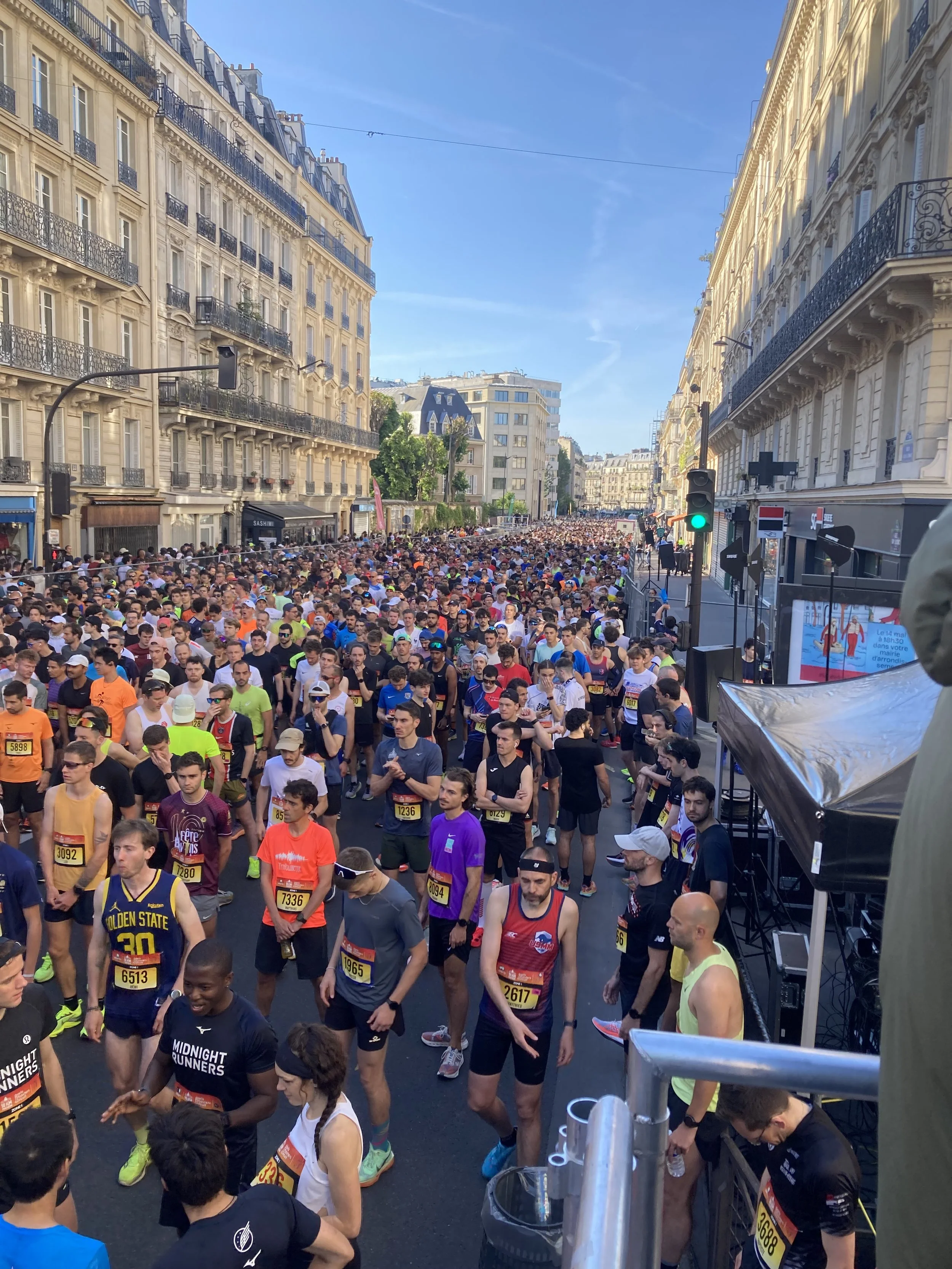Marée humaine rue Gay Lussac avant le départ