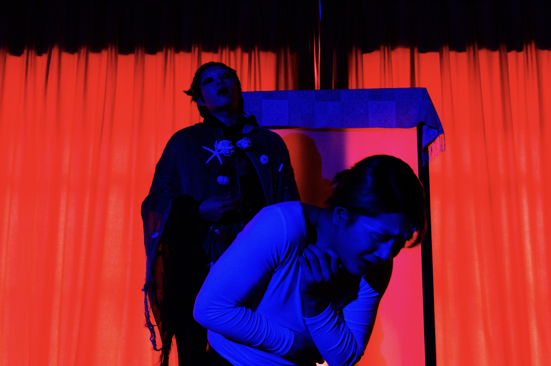 It’s a vast deep sea, with dark corners full of uncertainty
Searching for something in memory always feels exhausting
Memory is chaotic, dangerous, and deceitful
But forgetting is like the seabed of that vast ocean,  Wide and forgiving, it embraces e