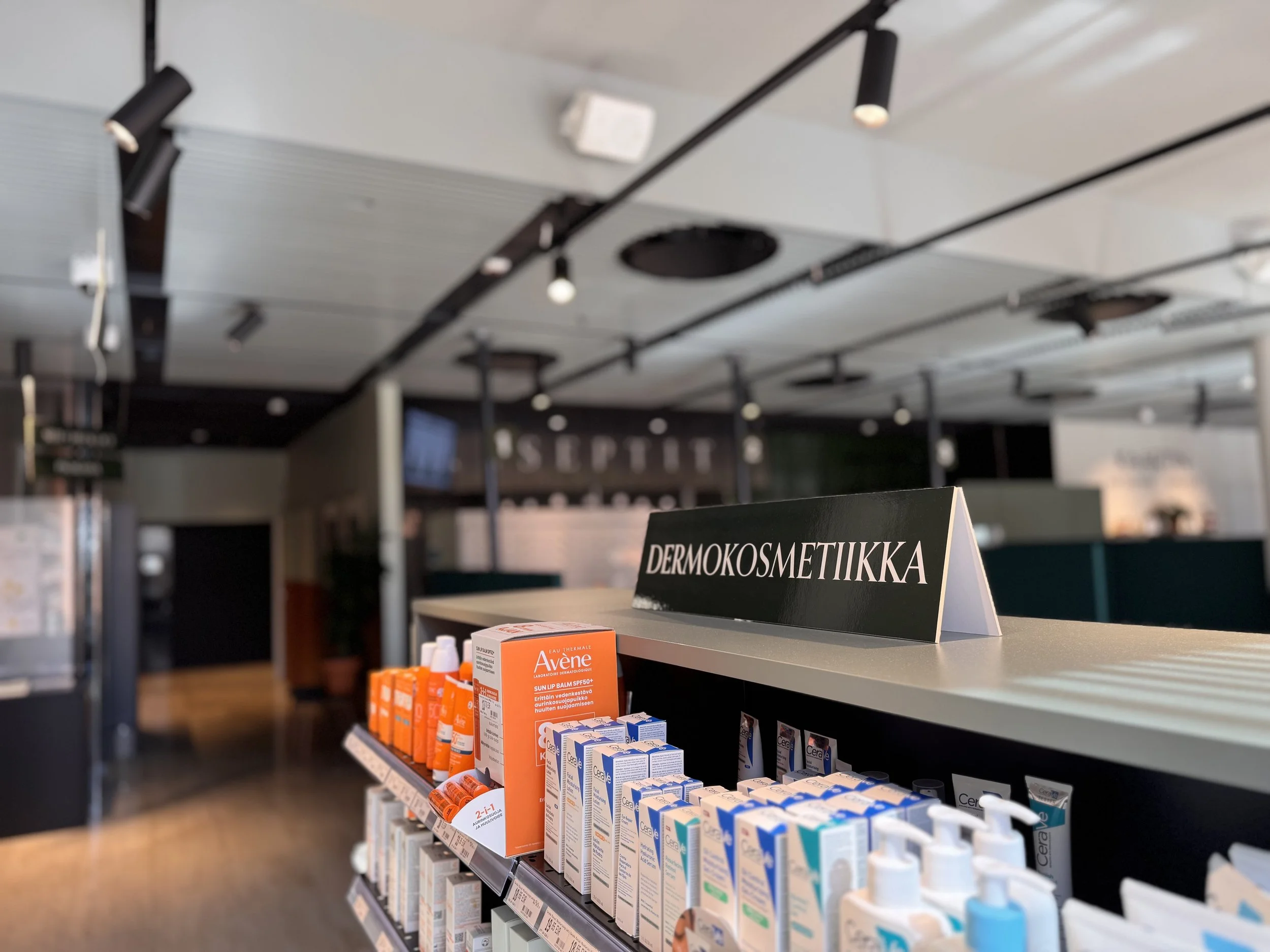 Apteekkikosmetiikan erot markettikosmetiikkaan – kosmetologin näkökulma