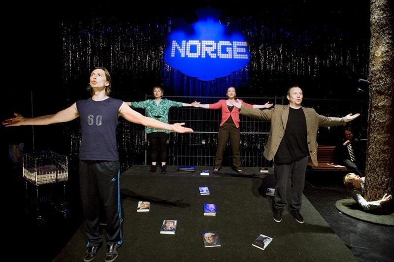 Vi hever våre hoder i skam (2010)