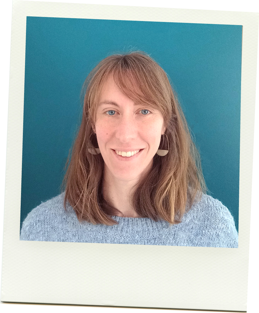 Portrait de Cecile Jacob, graphiste et directrice artistique a Dijon, fondatrice du Studio graphique Origine