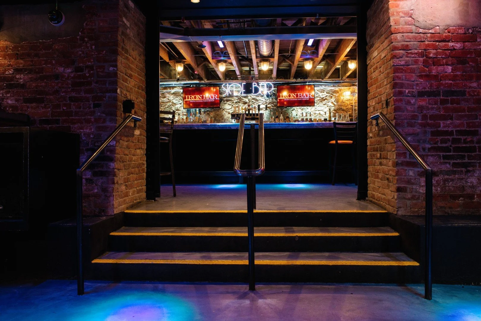 Side_Bar_Stairs (Large).jpg