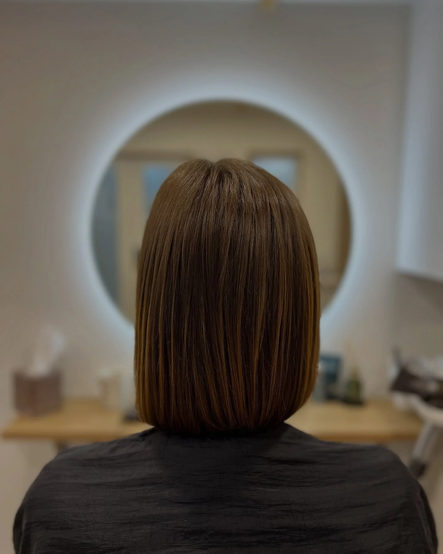 ✨ Bob Cut ✨(After shots)
A sleek bob to keep the shape strong while the front pieces continue to grow. Each visit, the ends are getting thicker and healthier, which means we’re building a great foundation for growing it a little longer in the