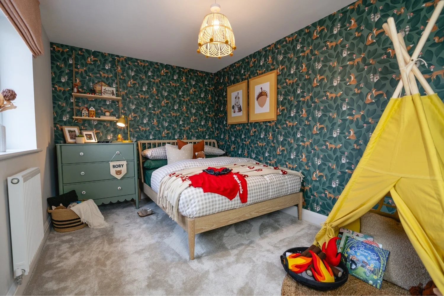 Fourth bedroom 1.jpg