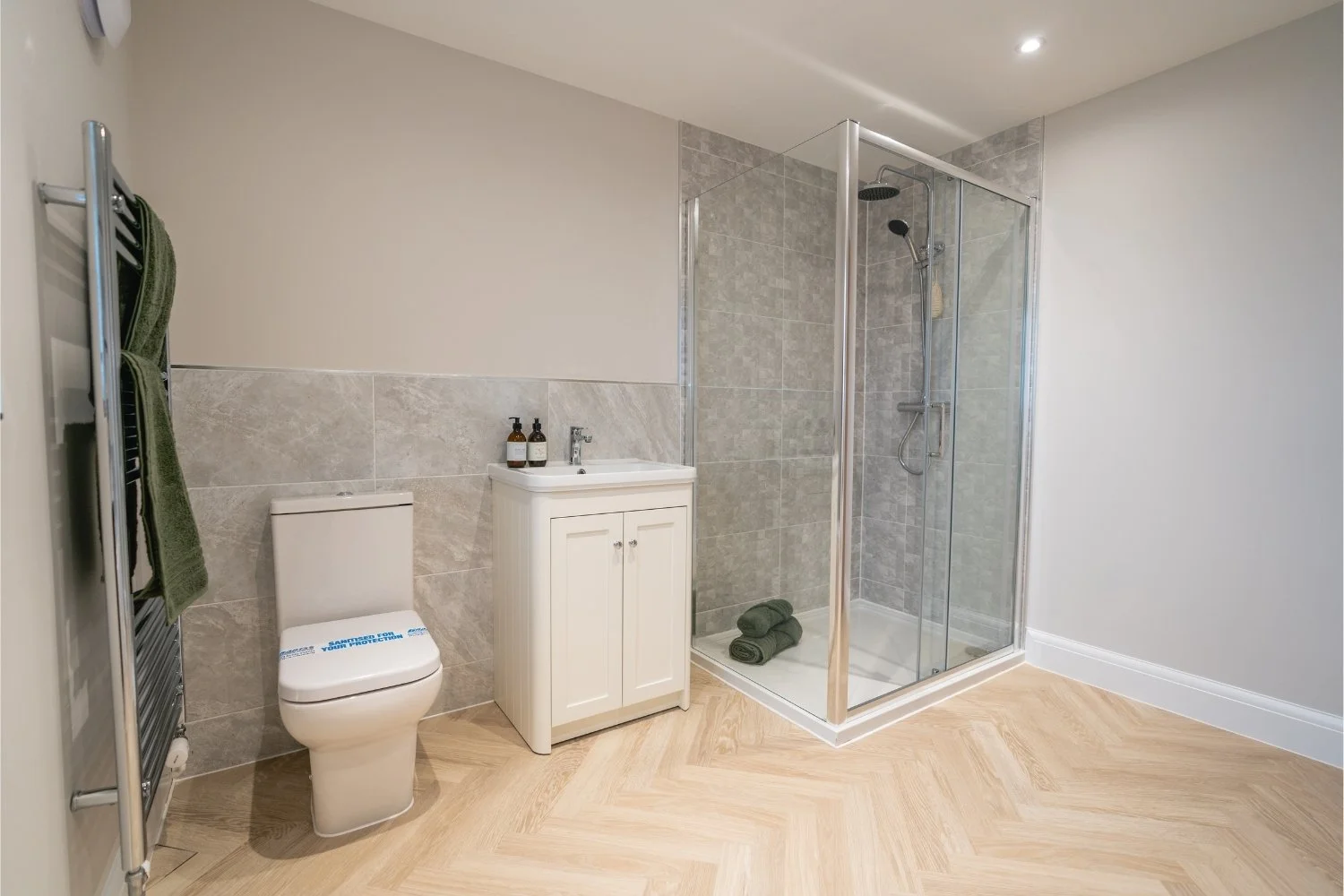 Bathroom 3.jpg