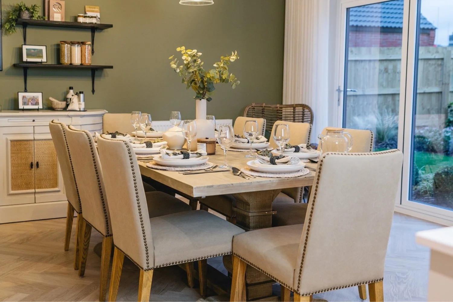 Dining room 3.jpg