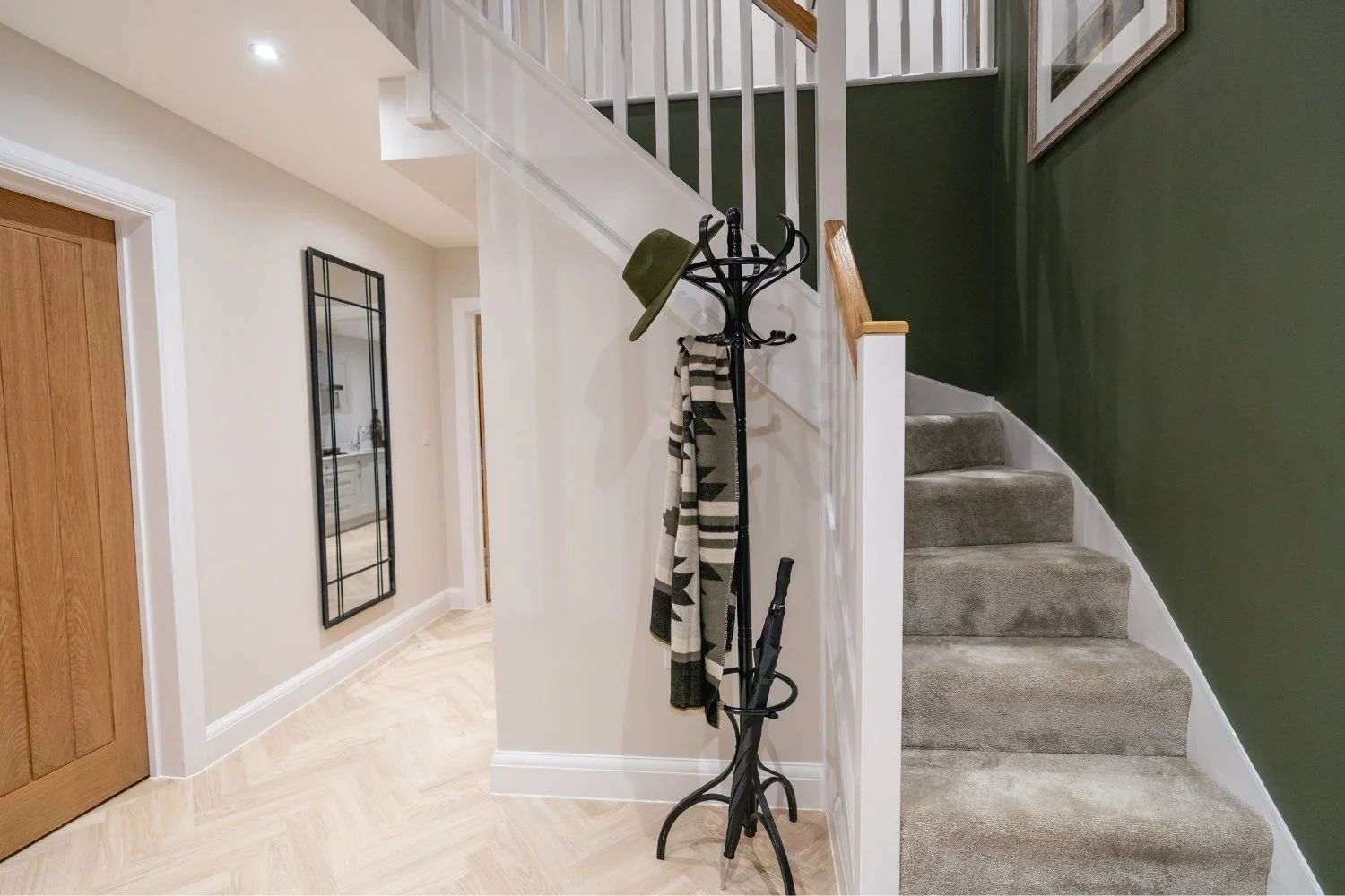 Hallway 1.jpg