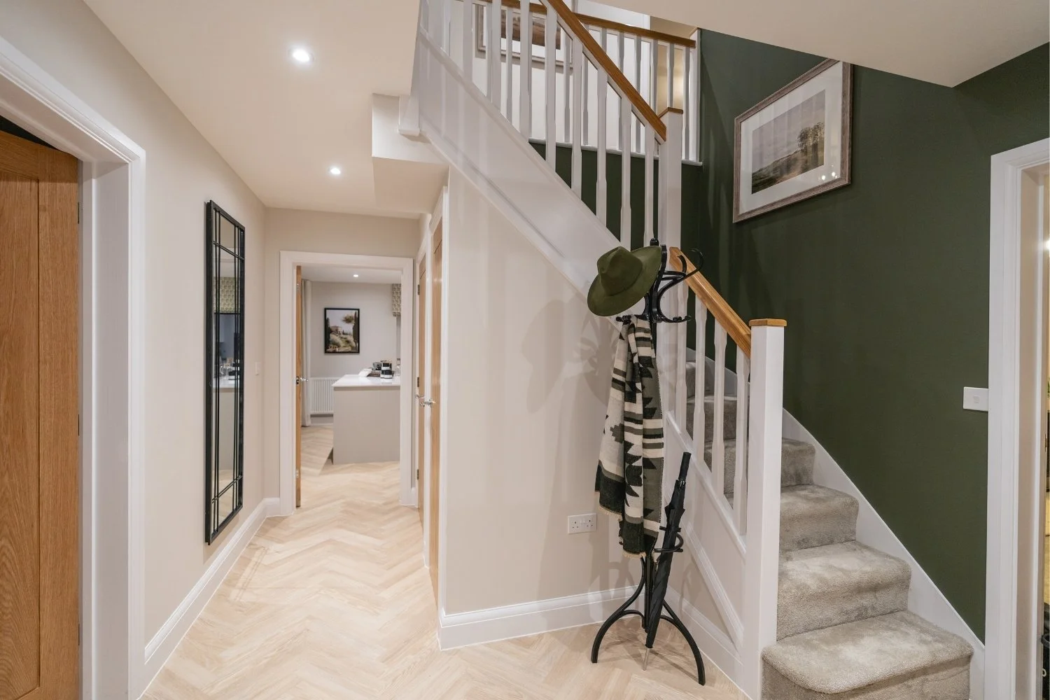 Hallway 4.jpg