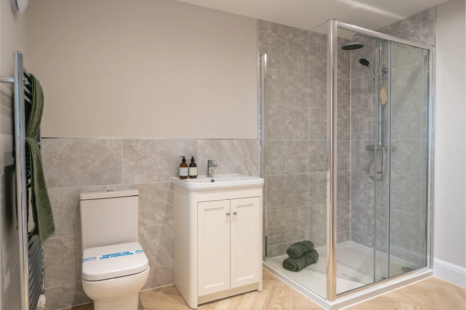 Bathroom 2.jpg