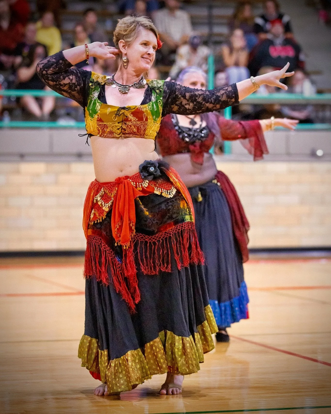 Thank you to @stevelenzphoto for the lovely photos of our halftime performance during the Walla Walla Sweets Rollergirls derby Sept. 27.

#designer #bellydancer #troupeazure #wallawallavalley