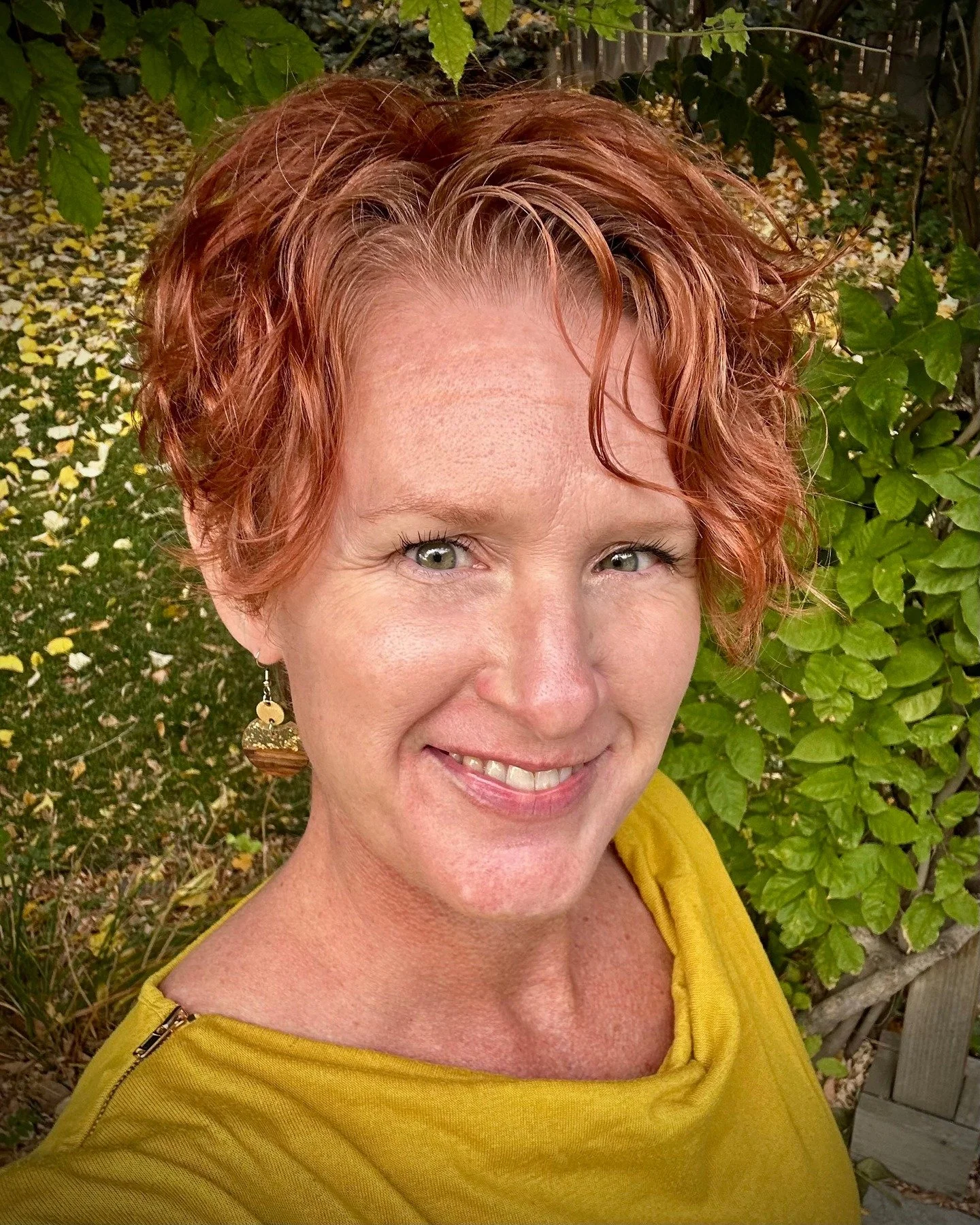 Feeling fall in full force today. The hills brushed in red ochres and deep golds, the air cool and clean. Hot air balloons drifted over the landscape, their colors echoing the season&rsquo;s palette. Even the light felt different &mdash; soft, amber,