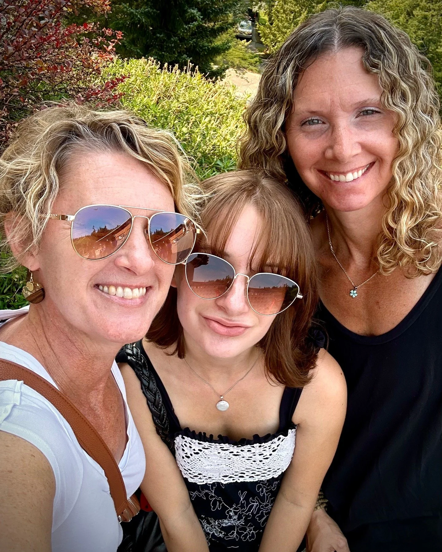 Happy International Women&rsquo;s Day 💐

Today we celebrate the women who shape our lives &mdash; our mothers, grandmothers, sisters, daughters, friends, and mentors. Women who nurture, create, lead, and inspire every single day.

At Kari Arns Desig