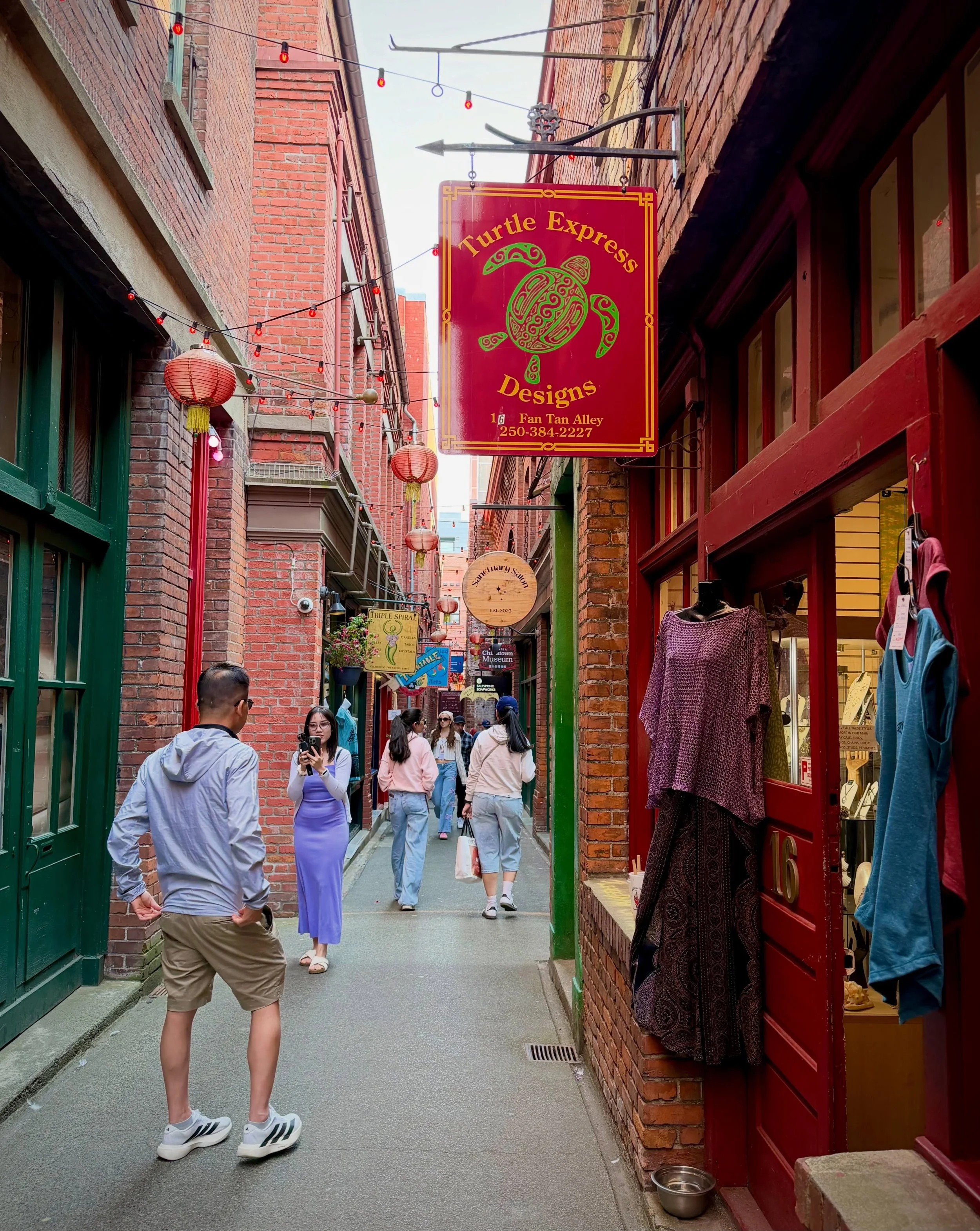 A walk through Chinatown.