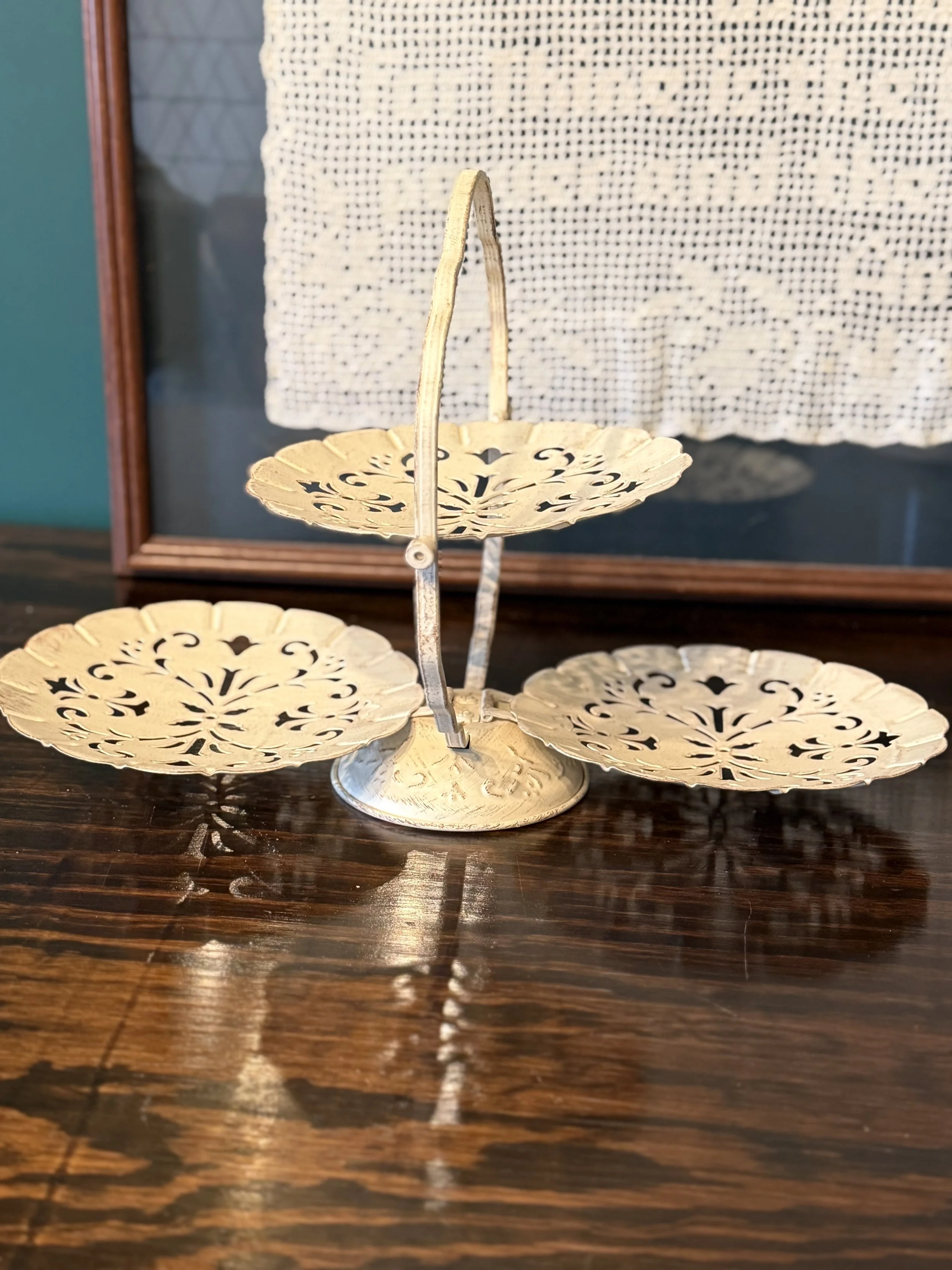 Expandable Three Tier Dessert Platter