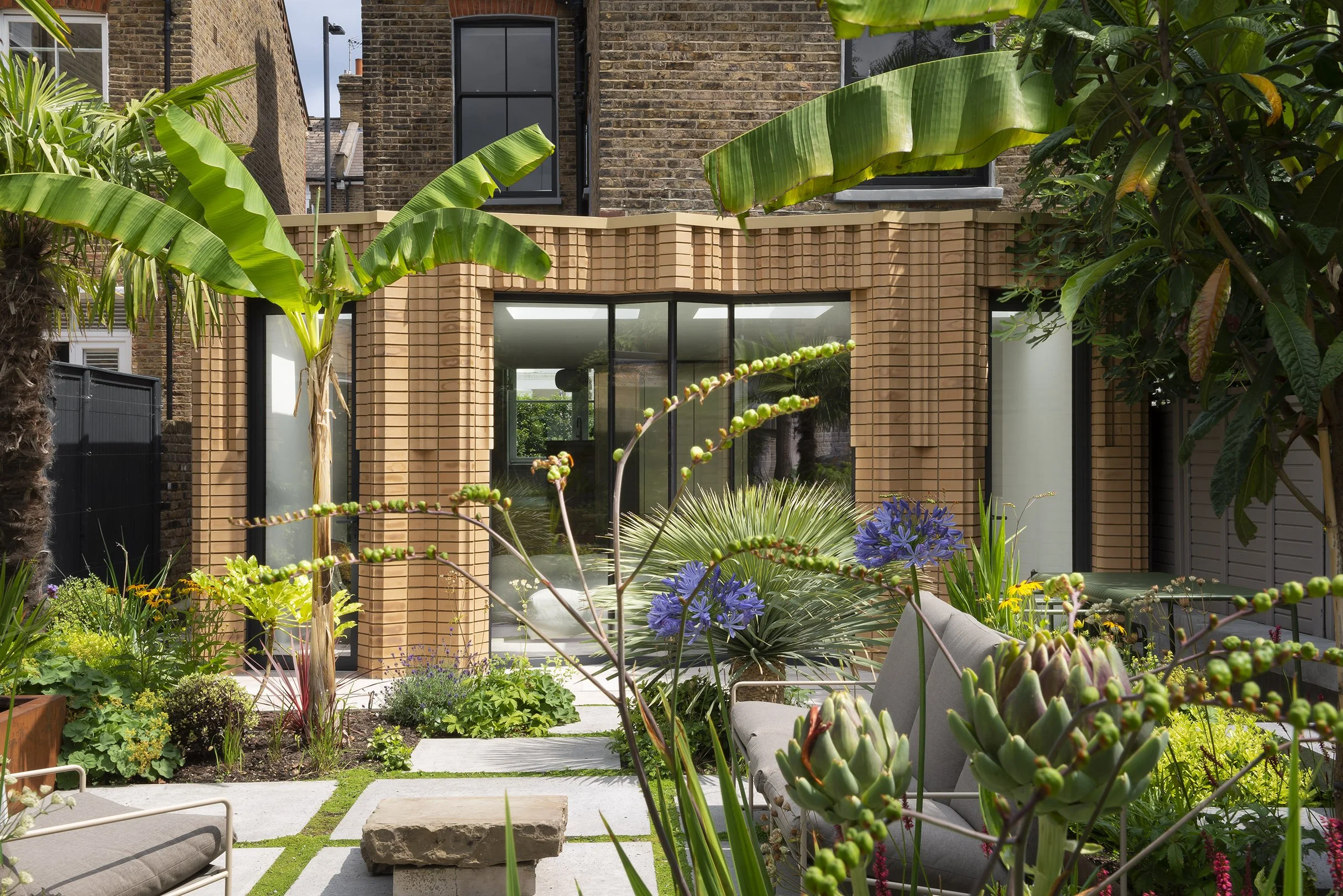 _w house_