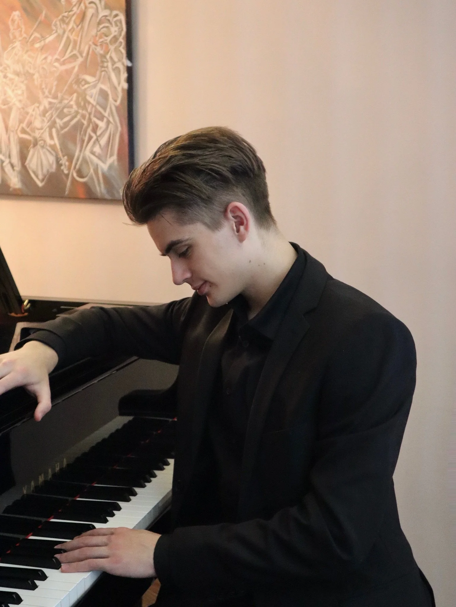 Ari Hooker Headshot - Ari Hooker.JPG