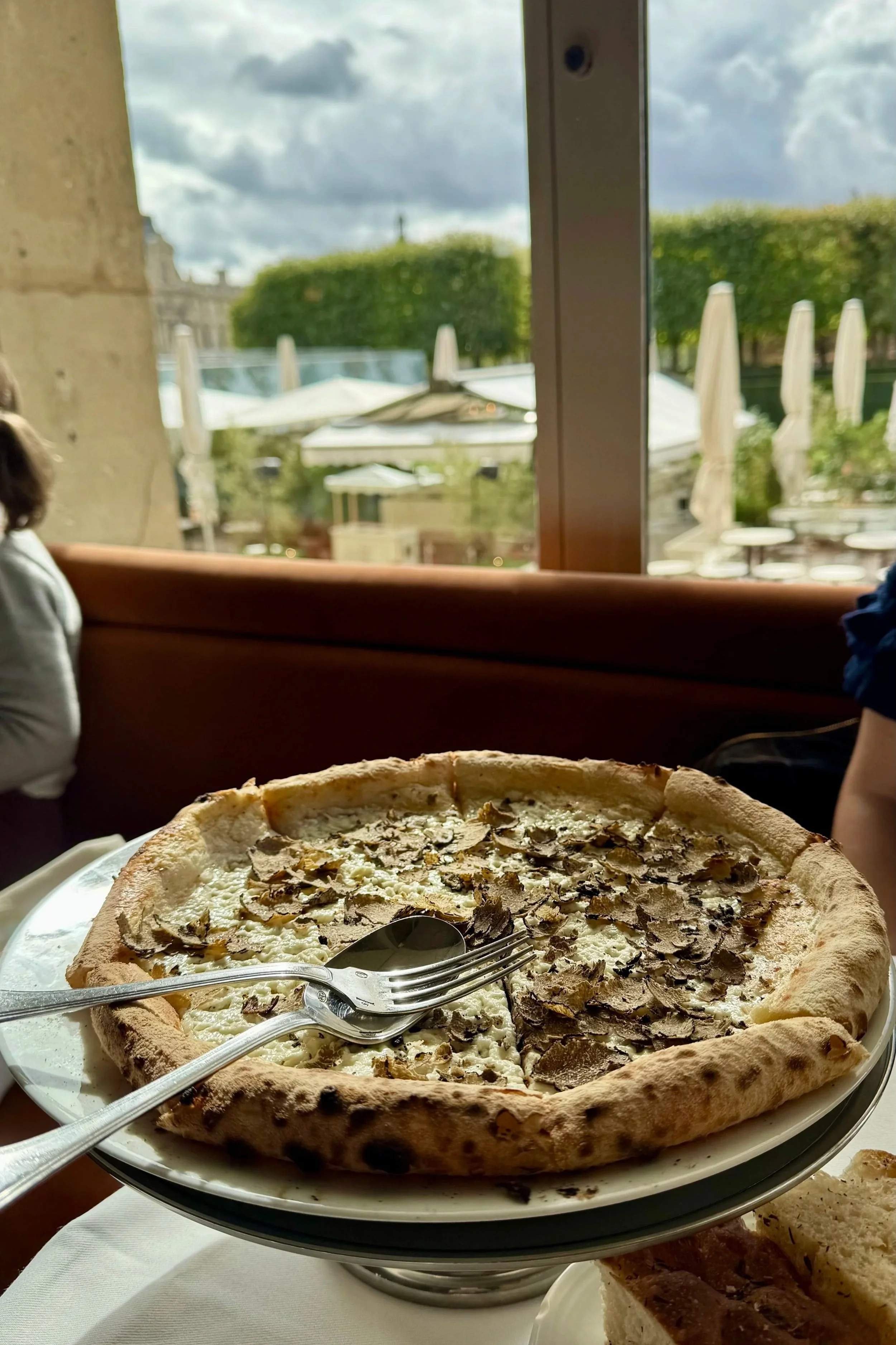 LouLou Truffle Pizza | Paris Travel Guide | Travel Bug