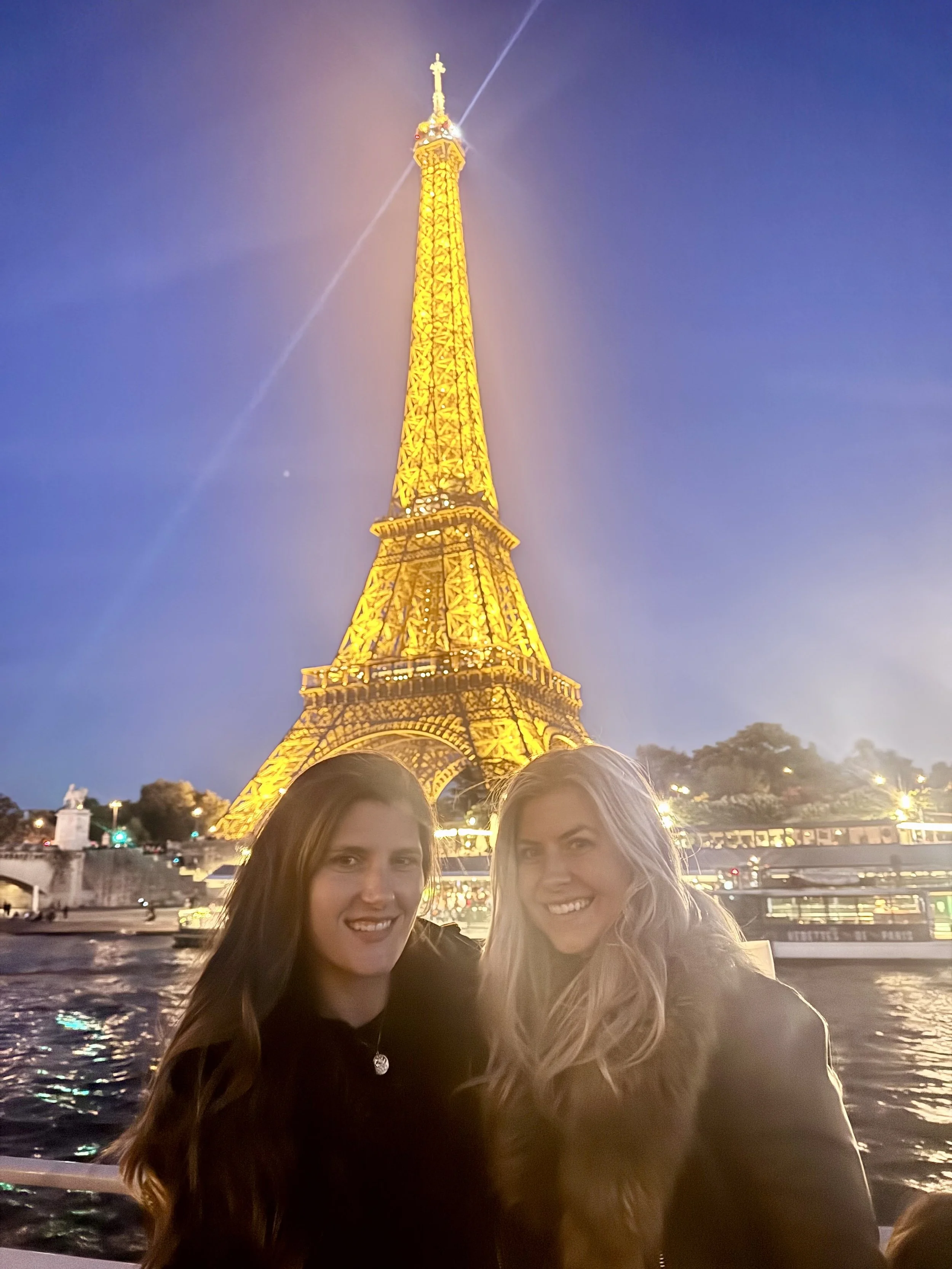 Champagne Cruise Vedettes du Pont Neuf | Paris Travel Guide | Travel Bug