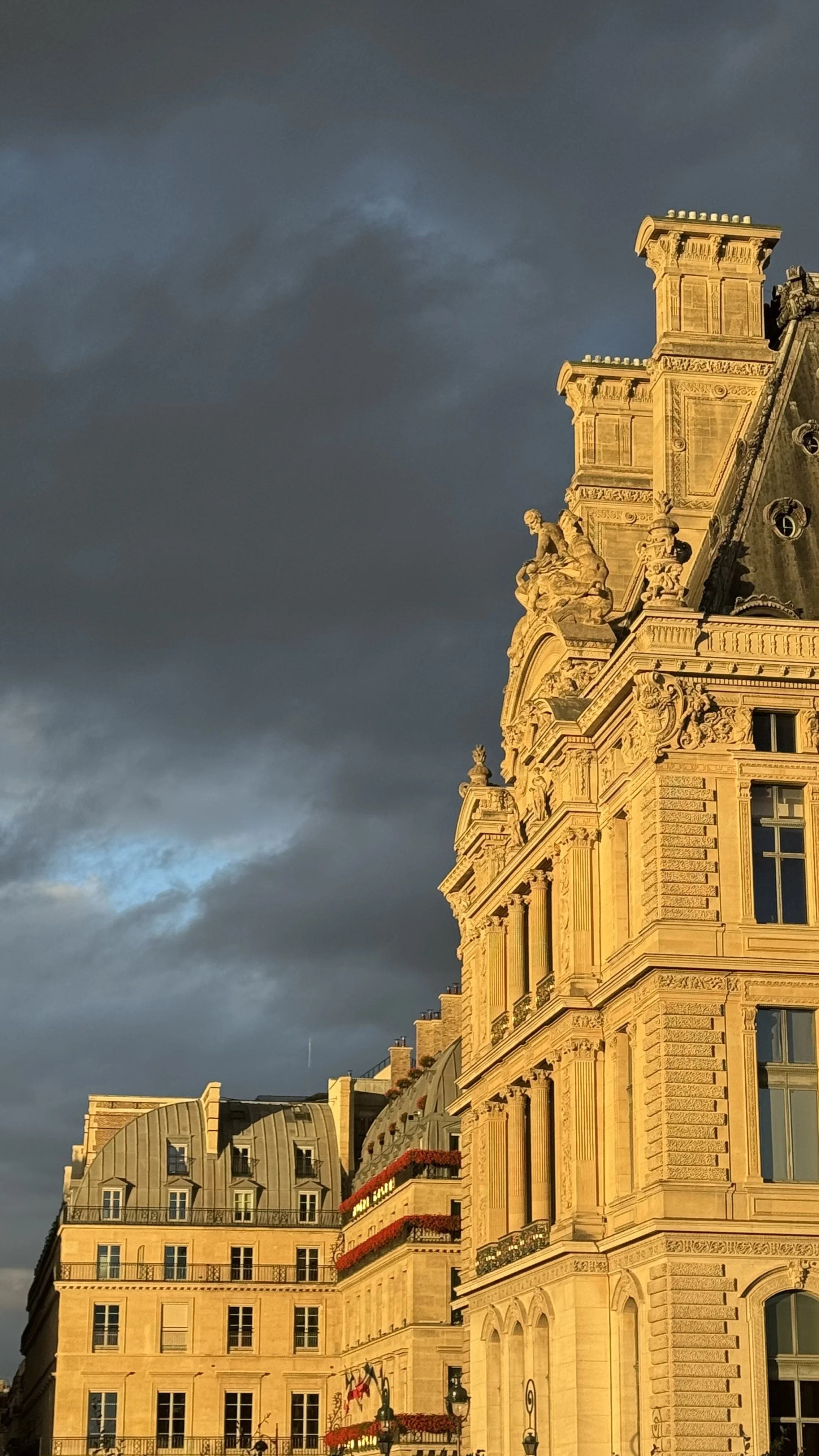 Hotel Regina Louvre | Paris Travel Guide | Travel Bug