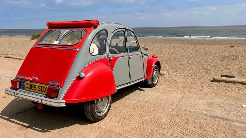 Marguerite has been to the beach at #hutoftcarterrace and then for coffee and cake at #suttononsea #colonade #2cv #classiccitroen