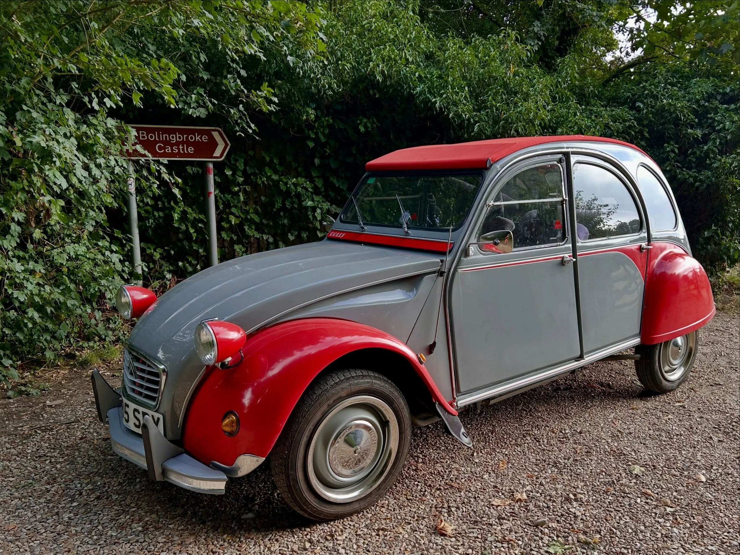 An evening drive to @englishheritage #bolingbrokecastle and a visit to their small but excellent exhibition at the Gas House near @bolingbrokechurch #visitlincolnshire #citroen2cv #history #classiccars