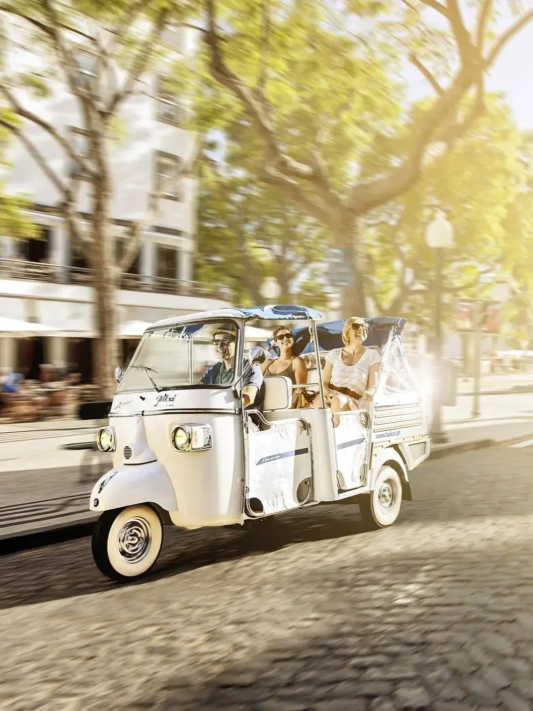 city_tour.webp