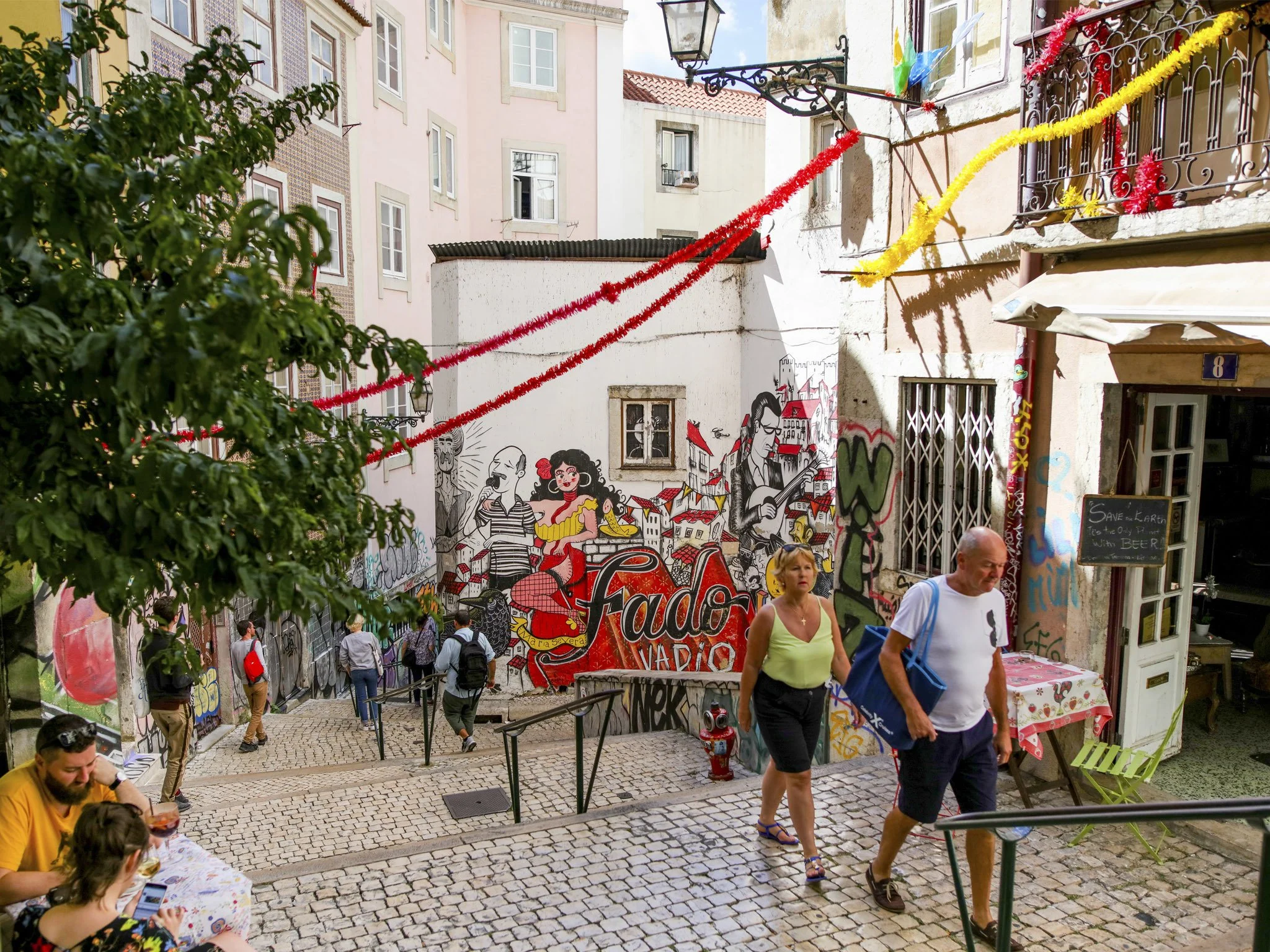 Best way to explore Alfama: walking vs tuk tuk