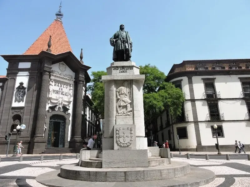 estatua-joao-goncalve-zarco-statue-funchal-madeira-25bfc207c4eec1.webp