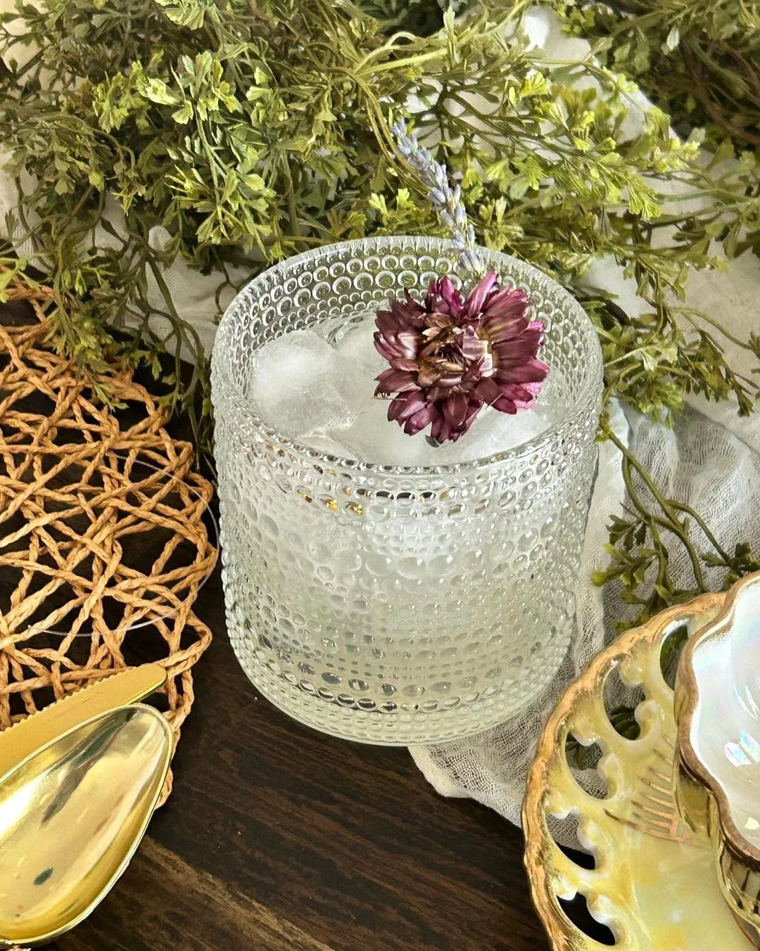 🥂✨ A Toast to Love &amp; The Diamond of the Season ✨🥂
A Bridgerton theme you say? 

We were honored to serve &ldquo;The Diamond of the Season&rdquo; &mdash; a signature cocktail featuring smooth vodka, white cranberry juice, delicate elderflower li