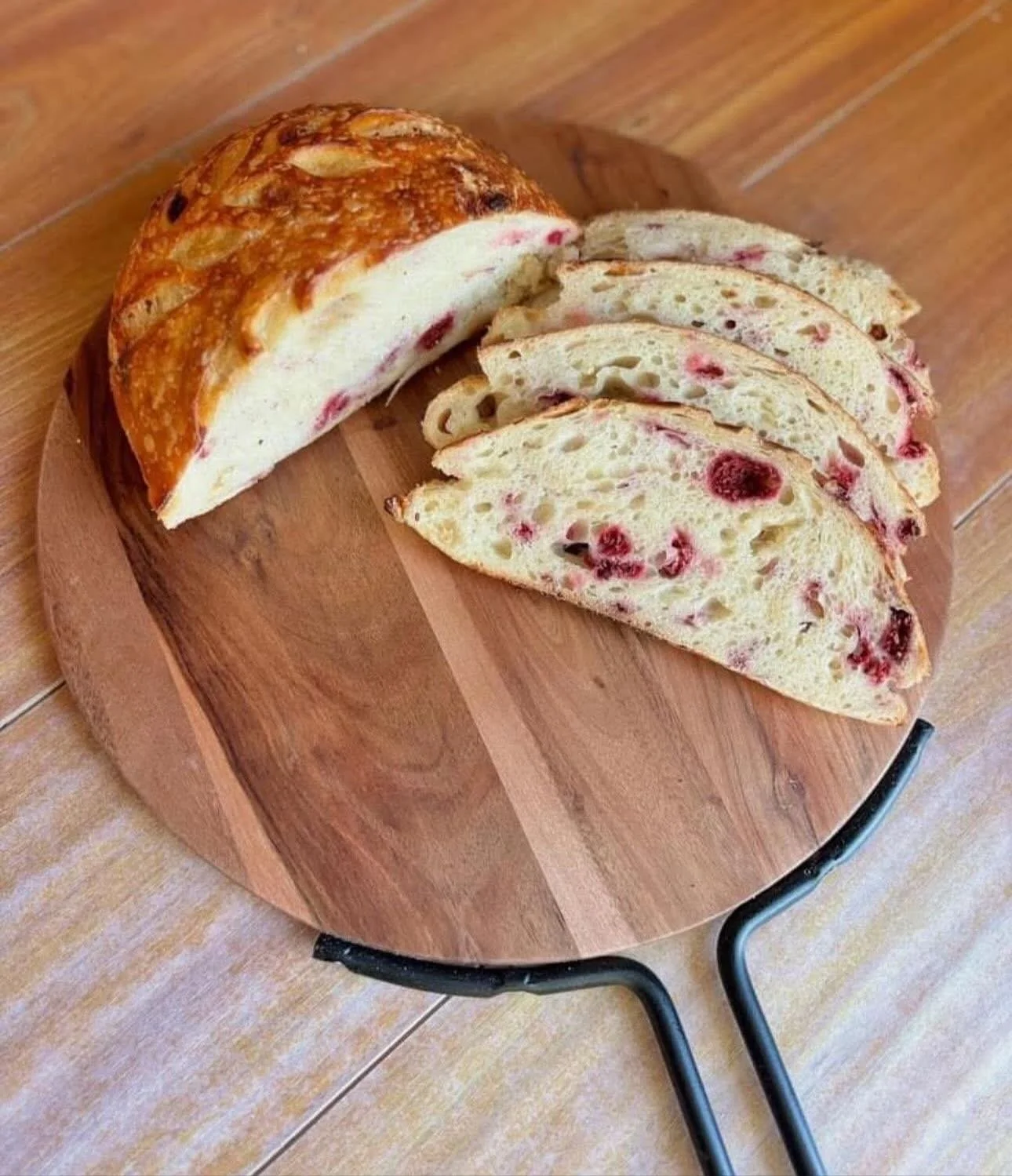 Good morning foodies! 

This weeks porch pick up will be on Thursday! 

On the menu! 

Plain $13

Rasberry white chocolate $15

Jalape&ntilde;o cheddar $15

Lemon bars (8pk) $16

Pick up east side of Simi 

Yosemite and LA 💃 

Message us to order 🙂