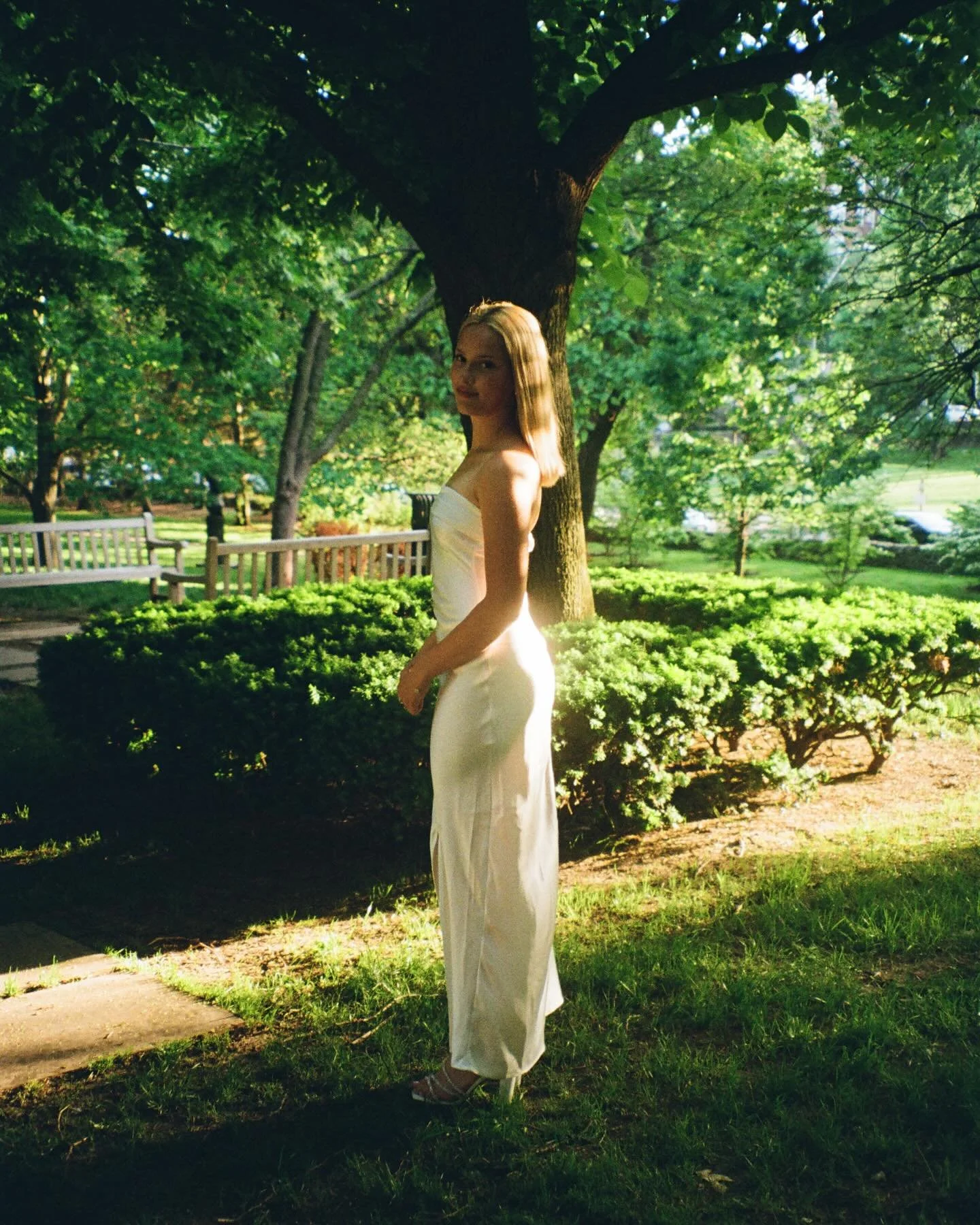 grad photos for @anneliesesisson on #kodakgold200 #35mm 💙