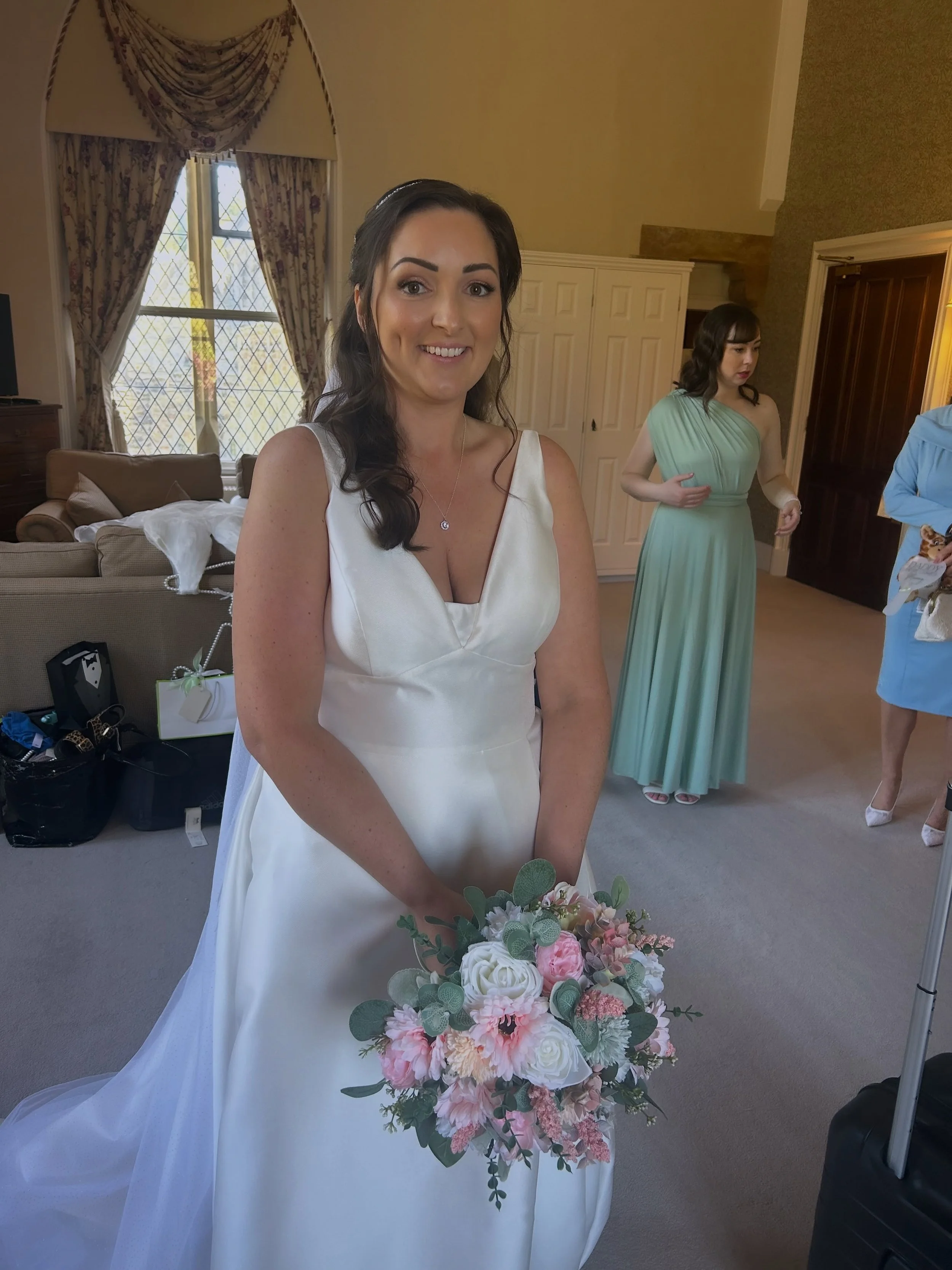 Grace!! 😍

What an absolute pleasure it was to get Grace wedding for her big day! 

Hair - me 
Makeup - @hdbrows_emma 💕

#BridalHair
#WeddingHairInspo
#BridalHairstyle
#WeddingHair
#BridalHairInspo